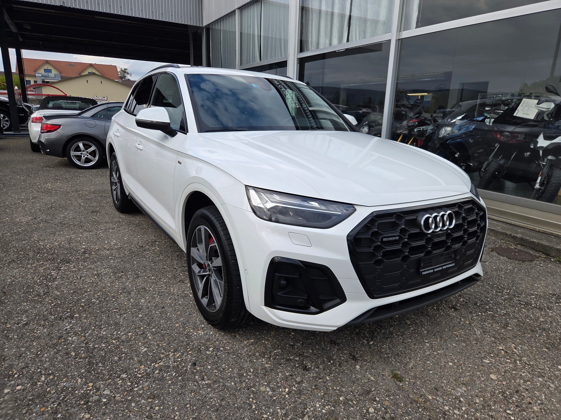 AUDI Q5 40 TDI S-line quattro S-tronic-showroom-element-1