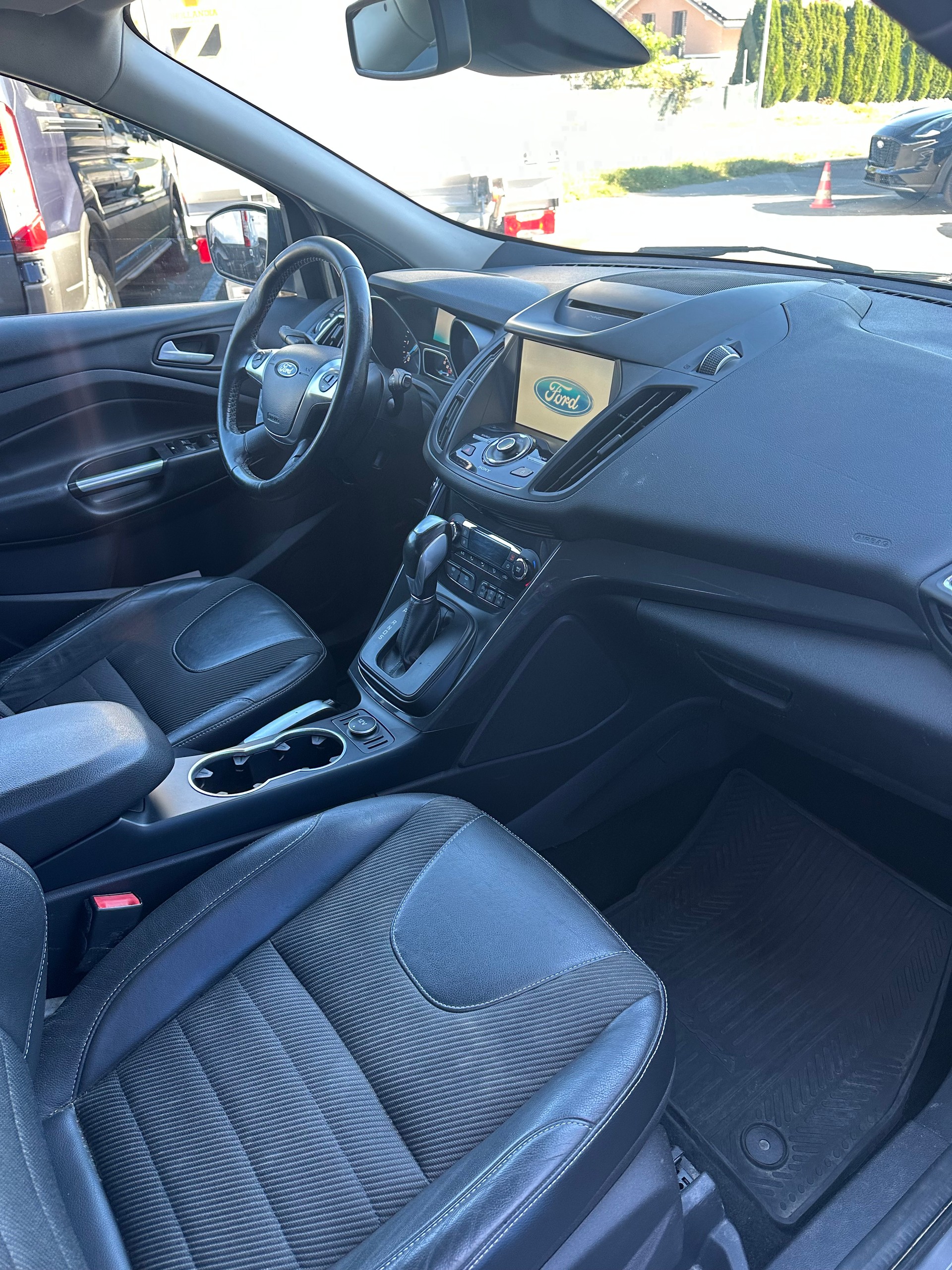 FORD Kuga 2.0 TDCi 180 Carving FPS-image-13