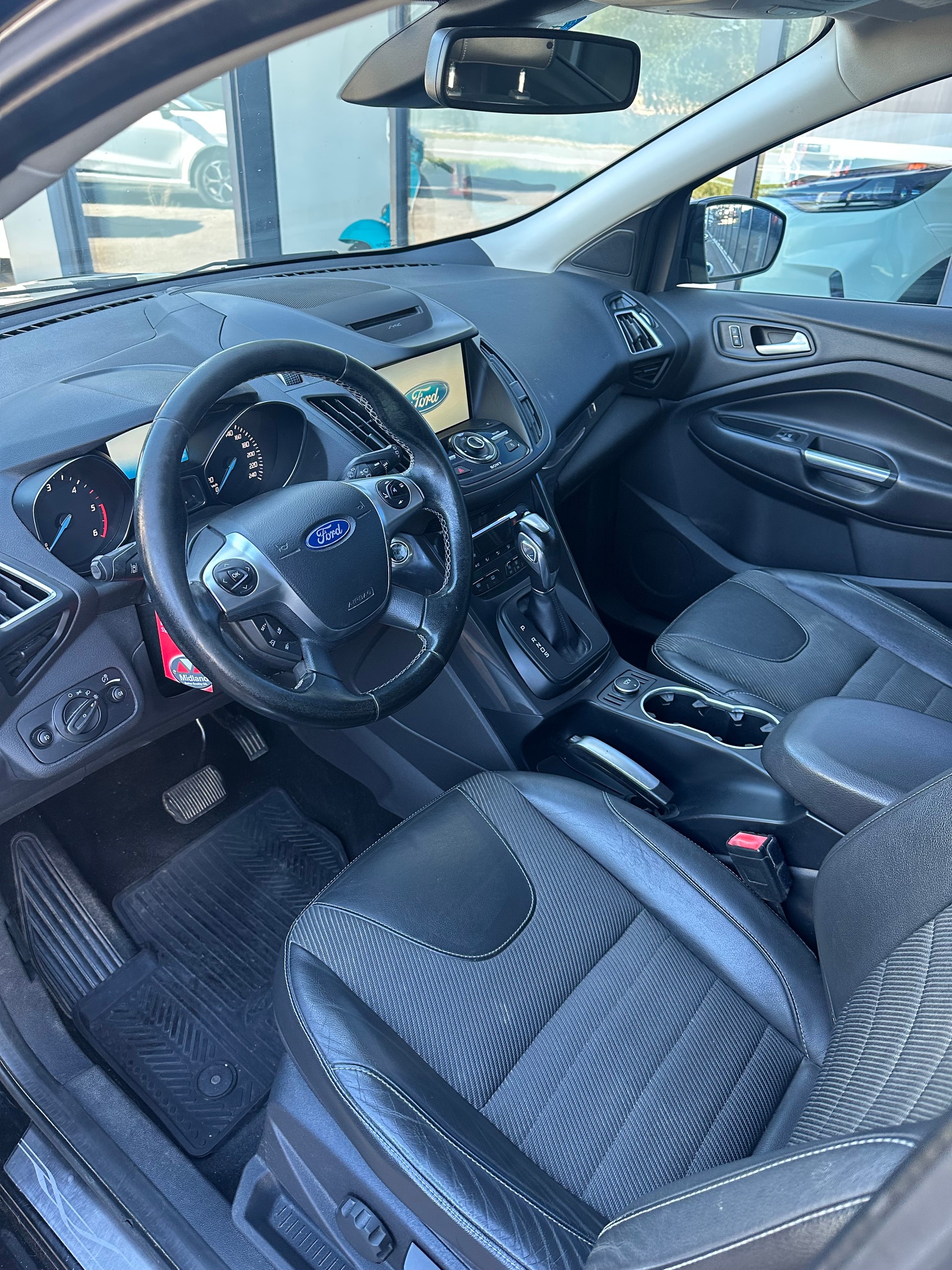 FORD Kuga 2.0 TDCi 180 Carving FPS-image-9