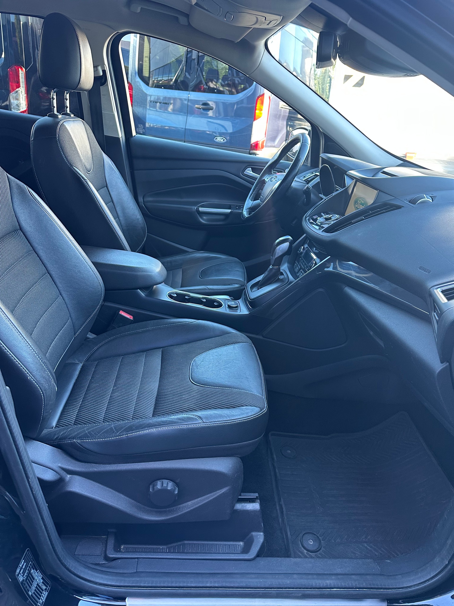 FORD Kuga 2.0 TDCi 180 Carving FPS-image-12