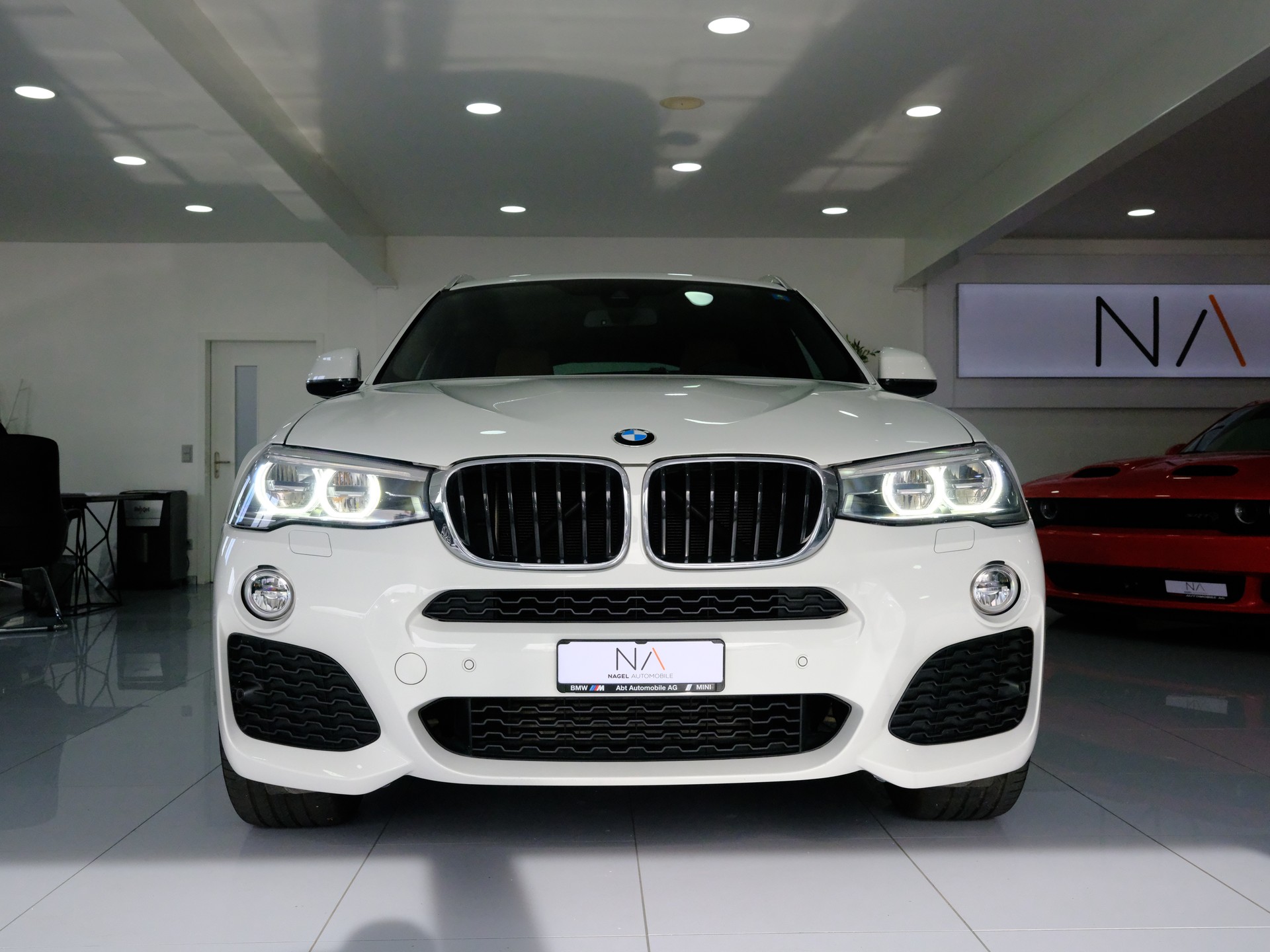 BMW X4 xDrive 20d M Sport-showroom-element-2