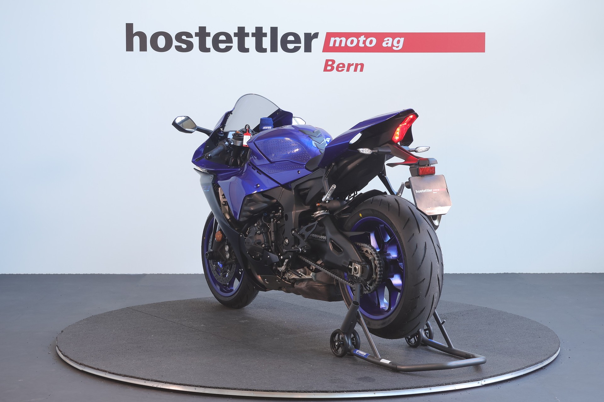 YAMAHA R1-image-3