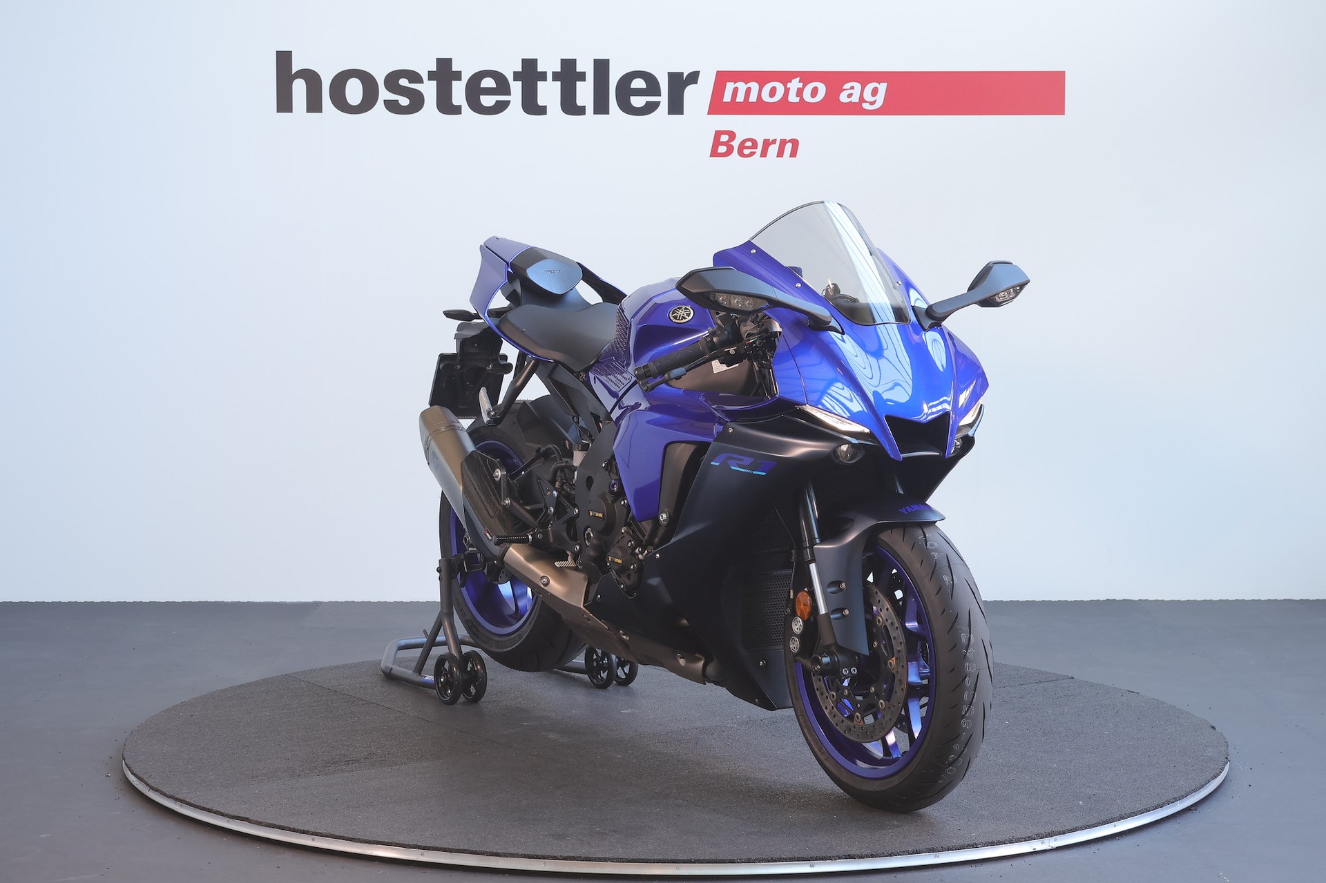 YAMAHA R1-image-0