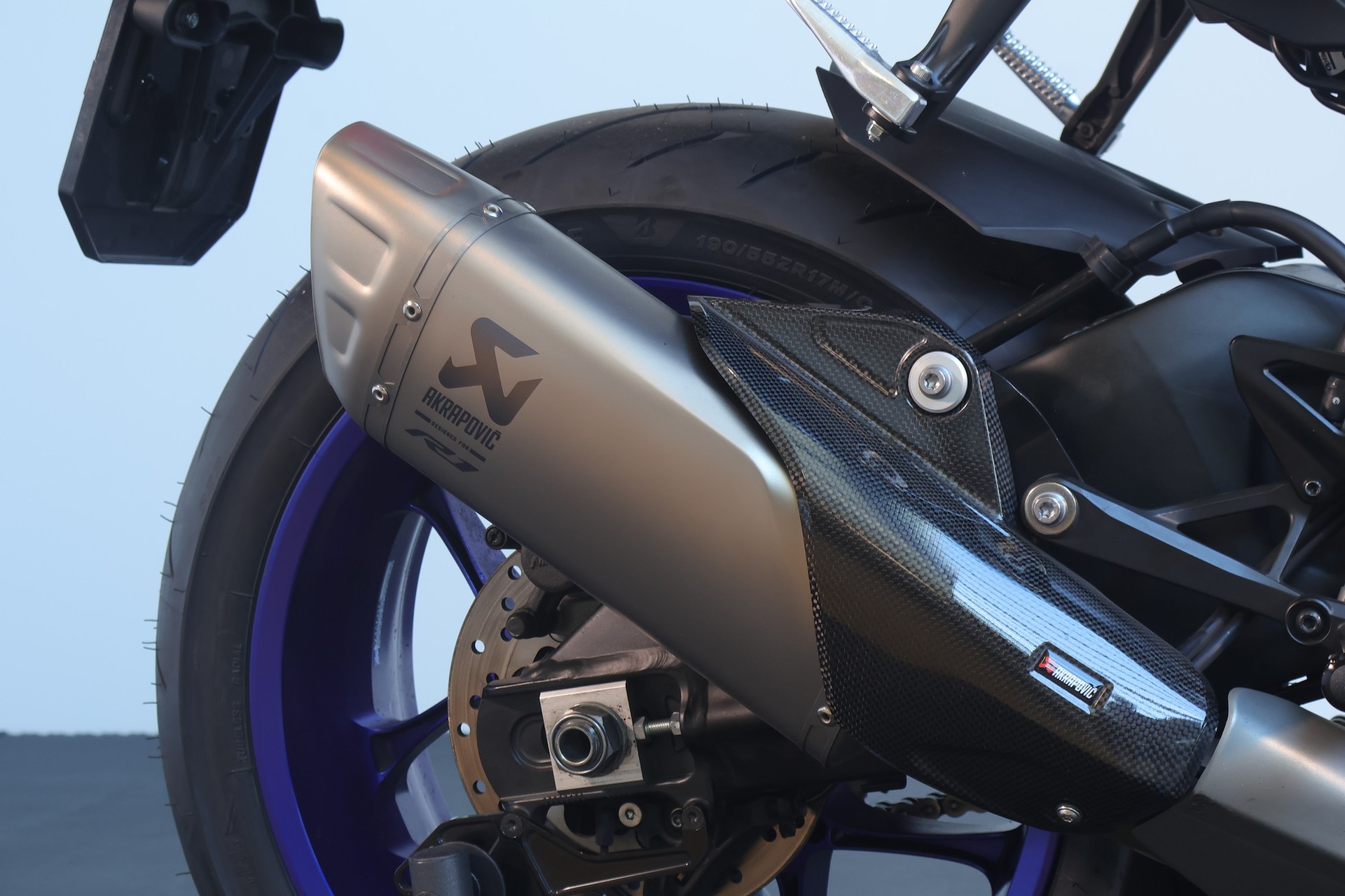 YAMAHA R1-image-7
