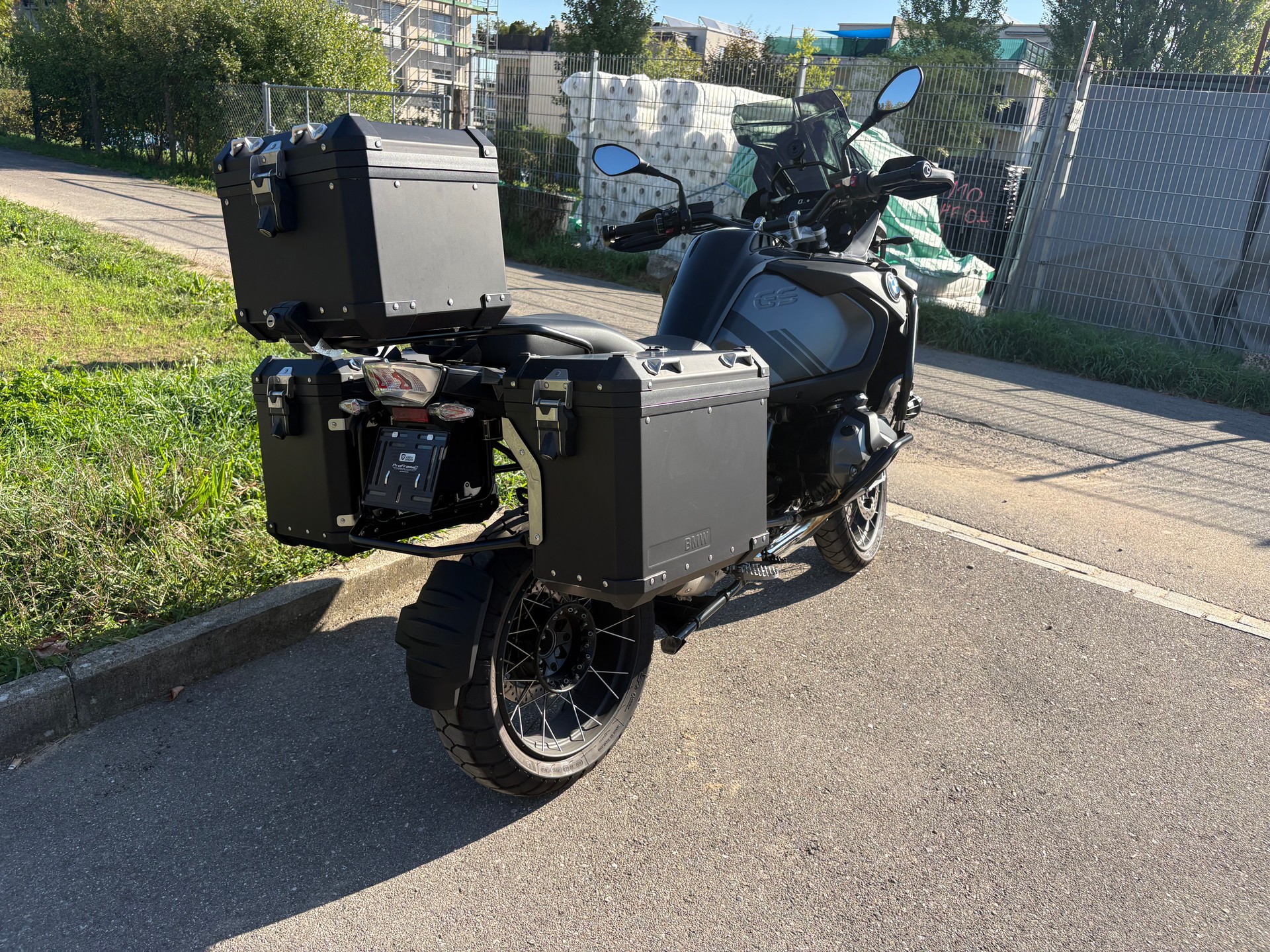 BMW R 1250 GS Adventure-image-2