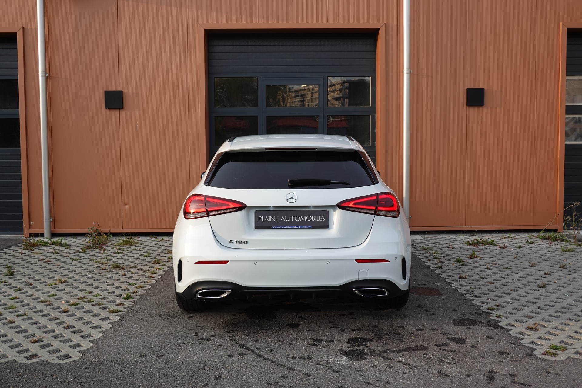 MERCEDES-BENZ A 180 AMG Line - "Pack AMG Line * Caméra 360 * Toit Ouvrant * Clim Auto * Jantes 18 * Aide à la Conduite *-image-8