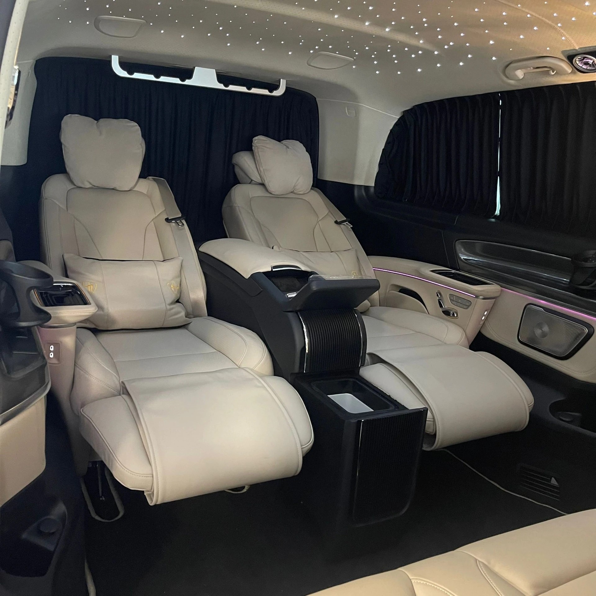 MERCEDES-BENZ V 300 d Extra-Lang 4matic Exclusive FALCON CARDADA V.I.P-showroom-element-1
