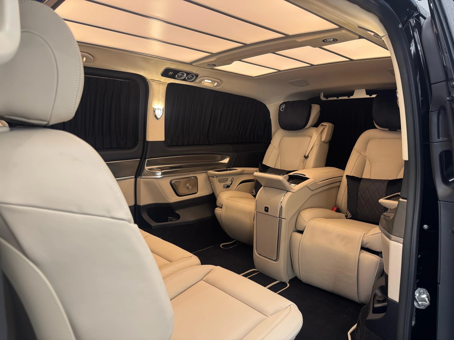 MERCEDES-BENZ V 300 d Extra-Lang 4matic Exclusive FALCON CARDADA V.I.P-image-44