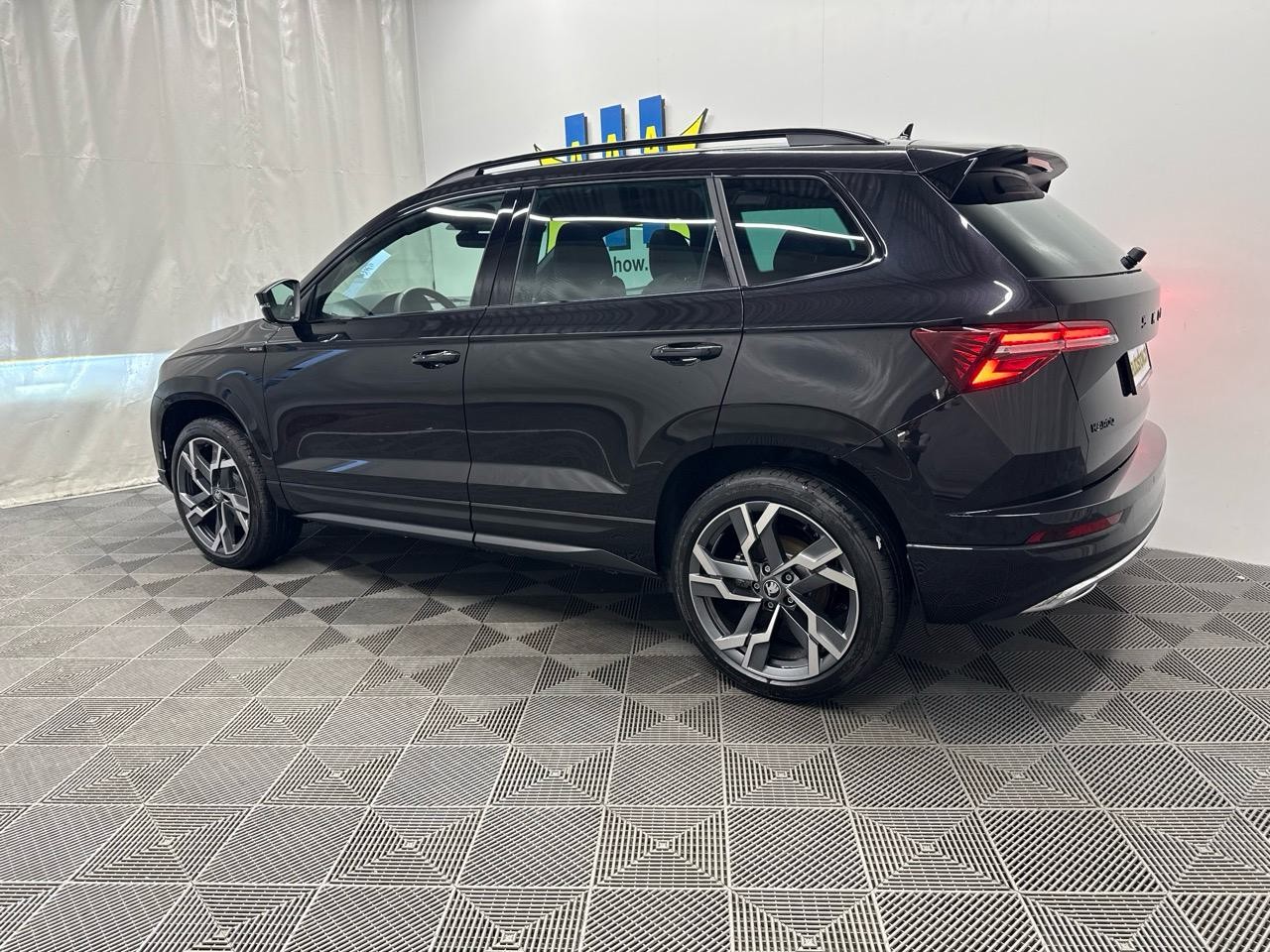 SKODA Karoq 2.0 TSI SportLine 4x4 DSG-showroom-element-1
