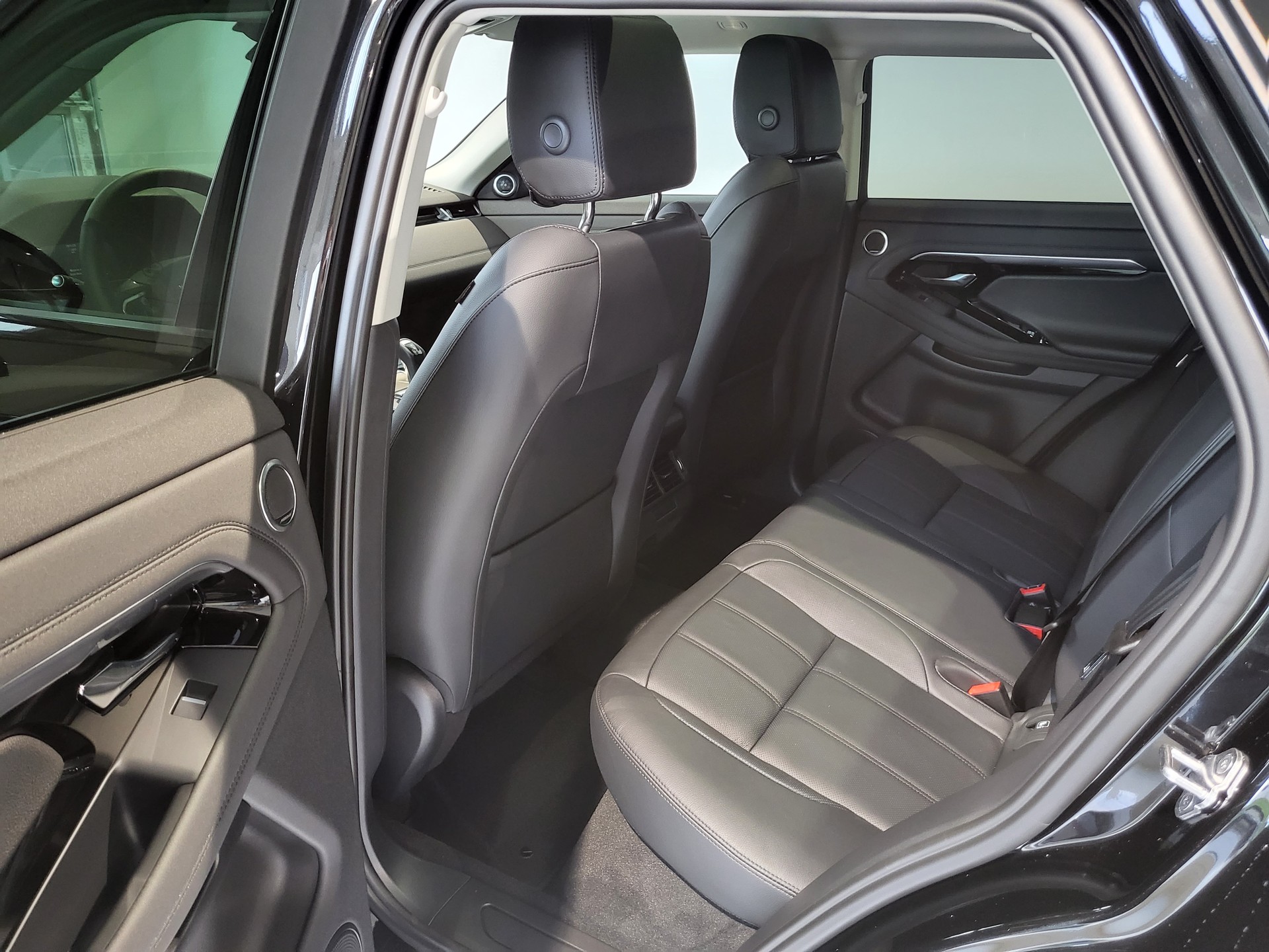 LAND ROVER Range Rover Evoque P 200 MHEV SE AT9-image-5