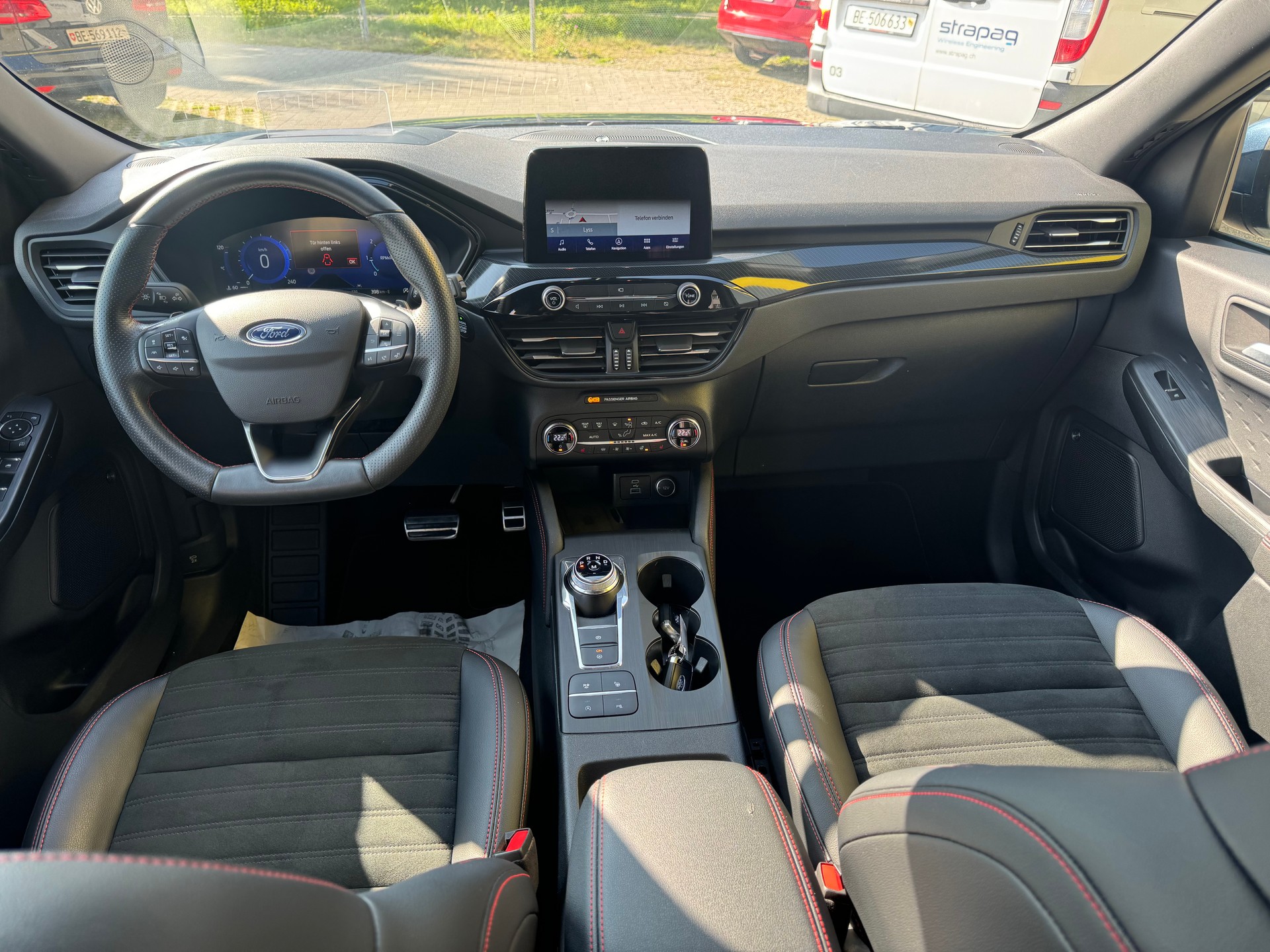 FORD Kuga 2.0 TDCi EcoBlue ST-Line X 4WD-image-8