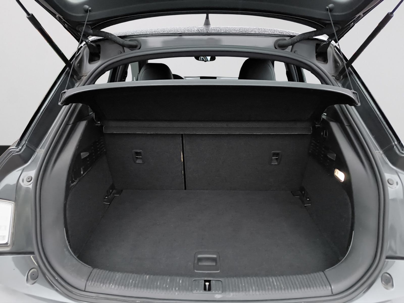 AUDI S1 Sportback 2.0 TFSI Sport quattro-image-12