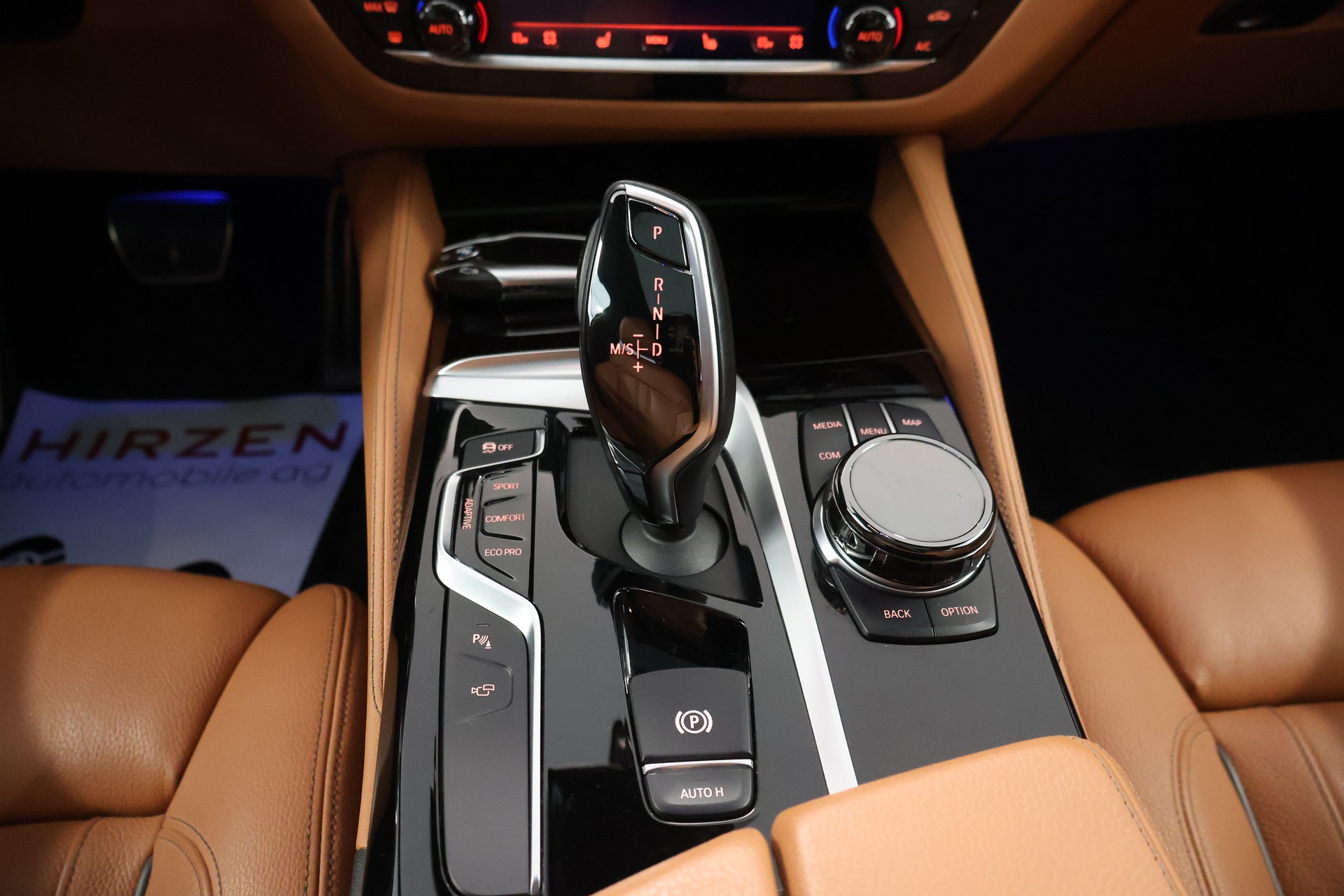 BMW M550i xDrive Steptronic-image-17