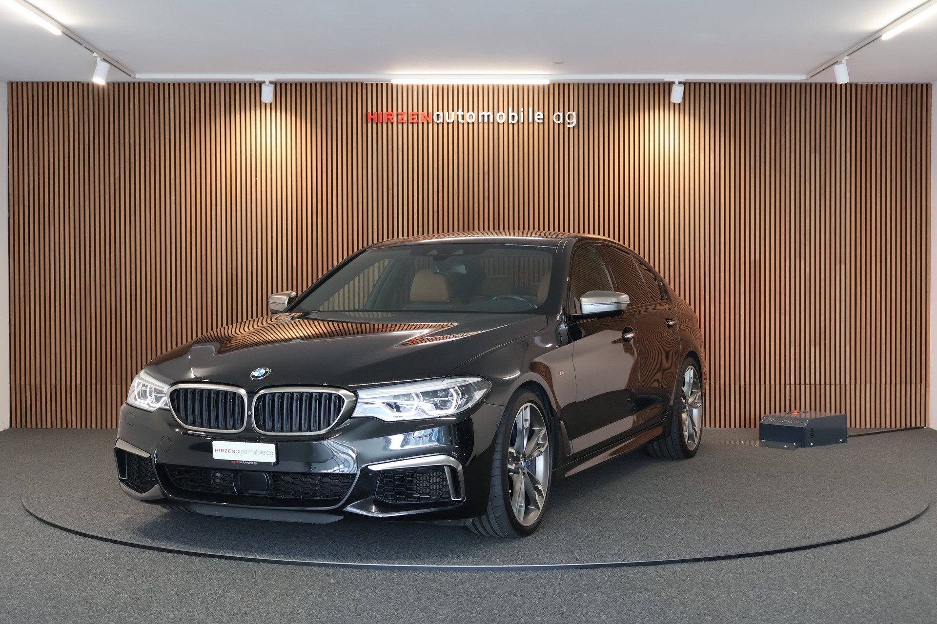 BMW M550i xDrive Steptronic