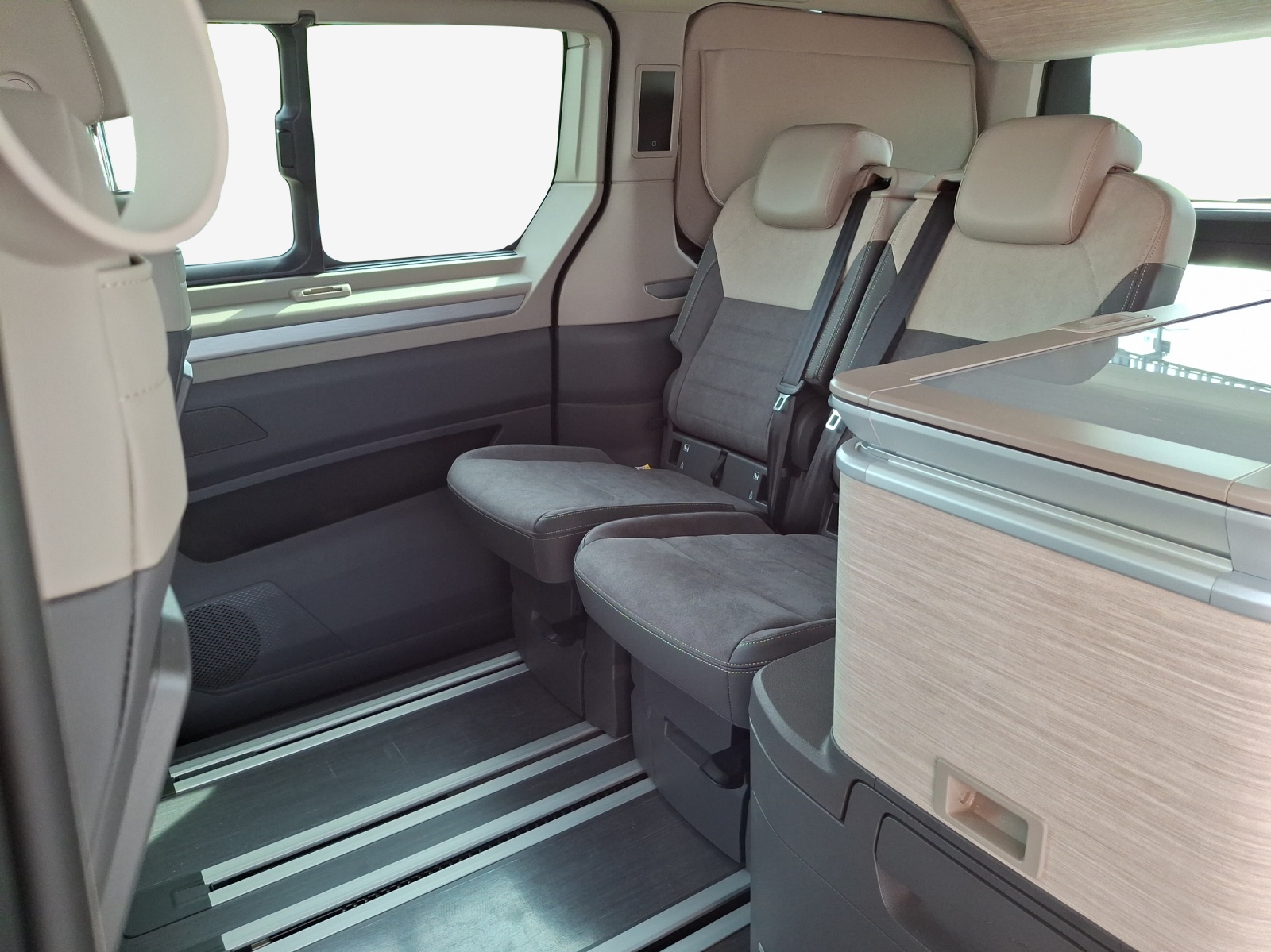 VW California eHybrid Ocean 4Motion-image-11