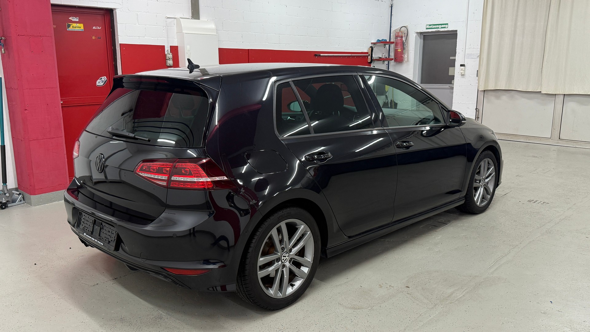 VW Golf 1.4 TSI R-Line Design DSG, frisch MFK, Servicegeplegt, ACC, Abstandsregler, DAB, NAVI SH, Garantie u.v.m-showroom-element-3