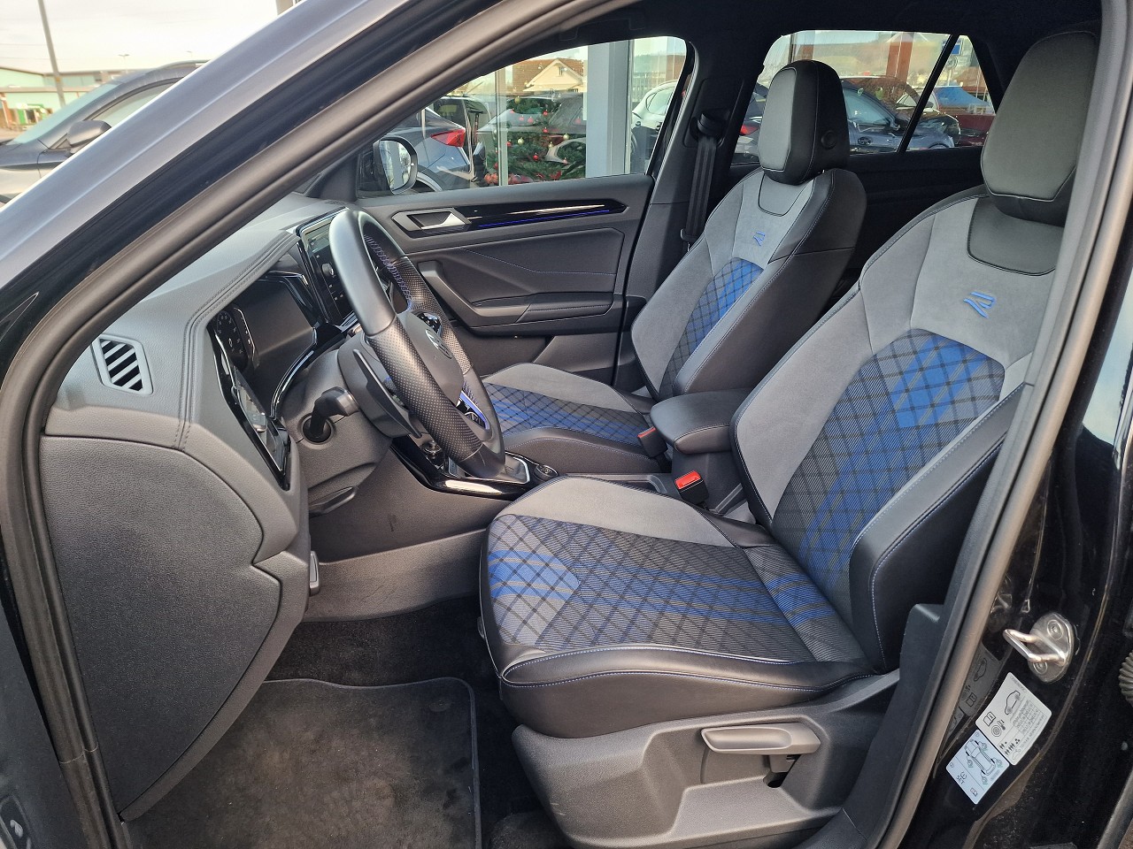 VW T-Roc 2.0 TSI R DSG 4Motion-image-9