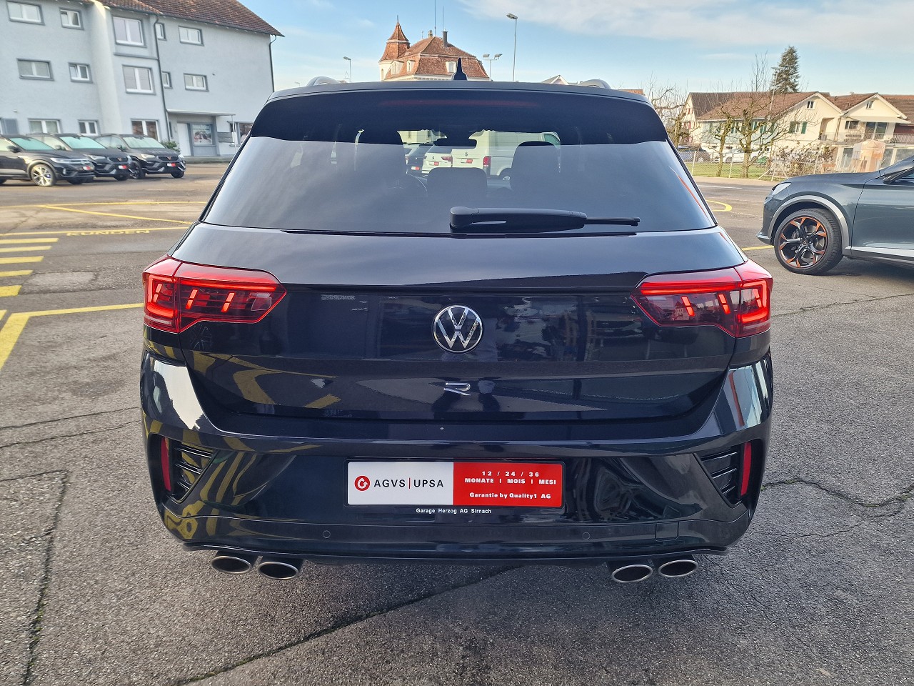 VW T-Roc 2.0 TSI R DSG 4Motion-image-4