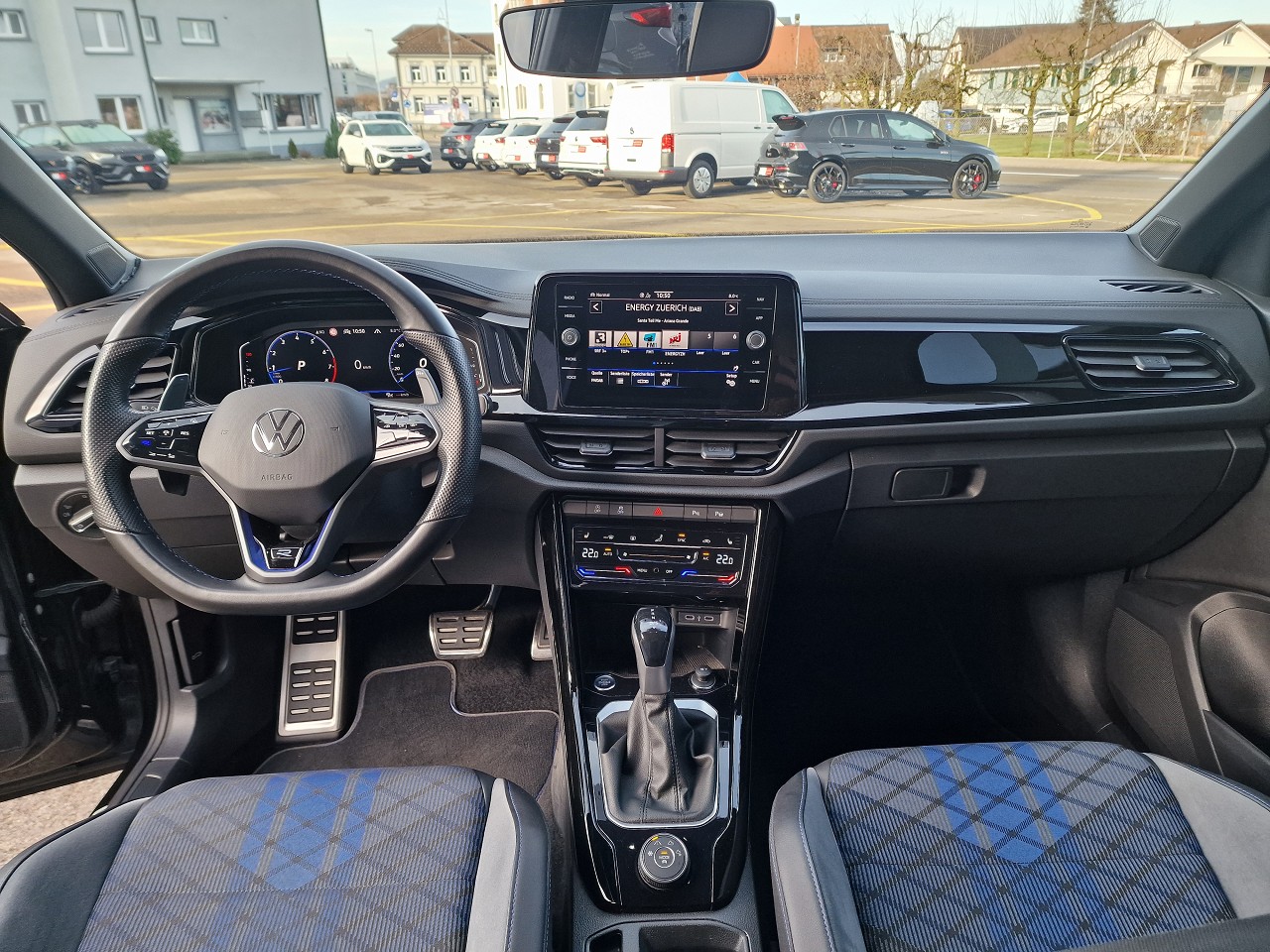 VW T-Roc 2.0 TSI R DSG 4Motion-image-12