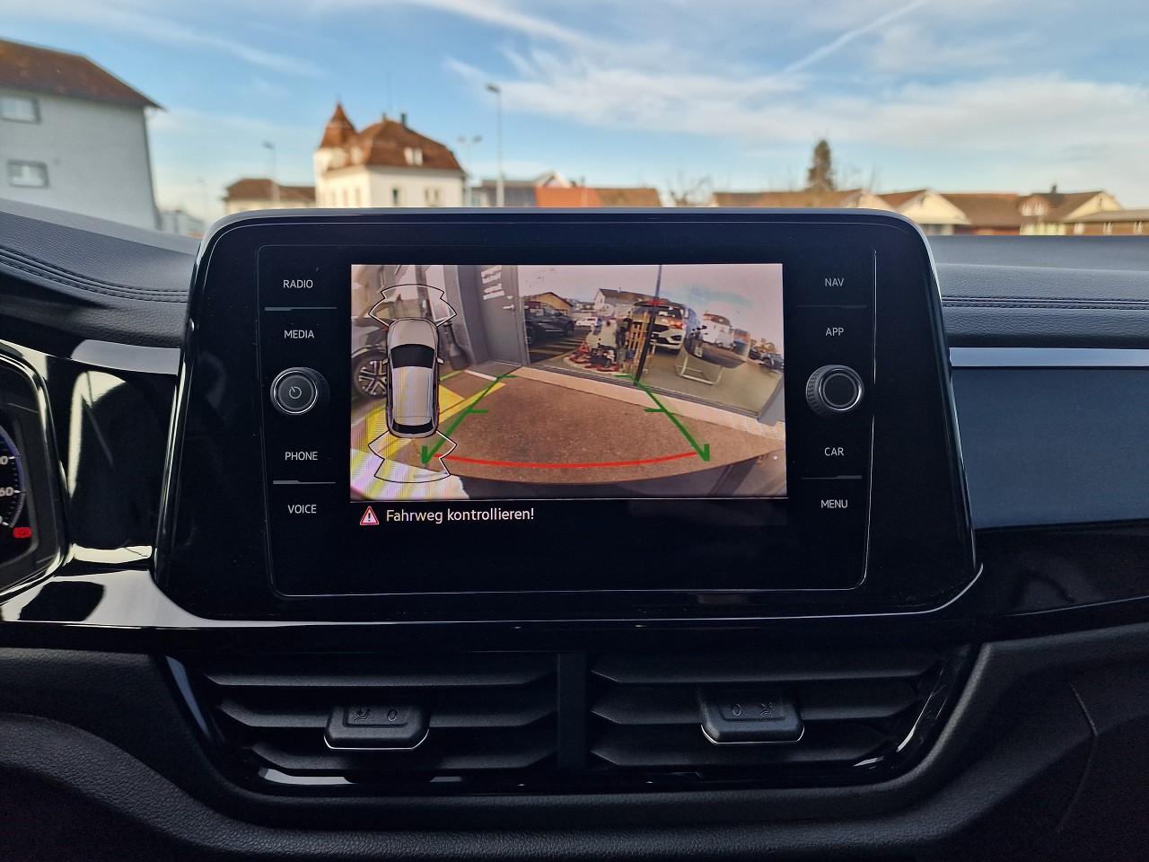 VW T-Roc 2.0 TSI R DSG 4Motion-image-24