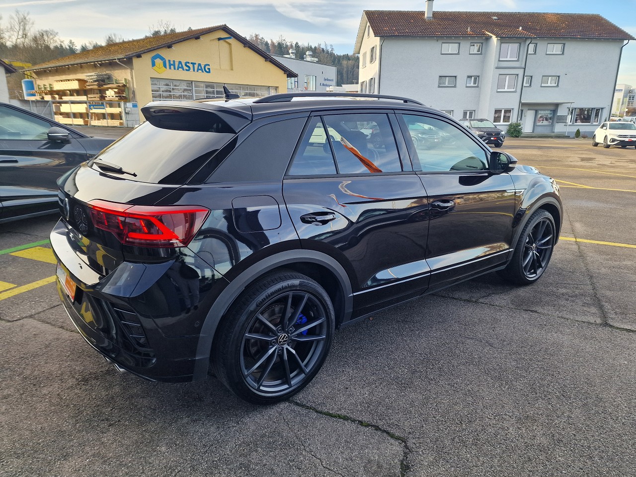 VW T-Roc 2.0 TSI R DSG 4Motion-image-5