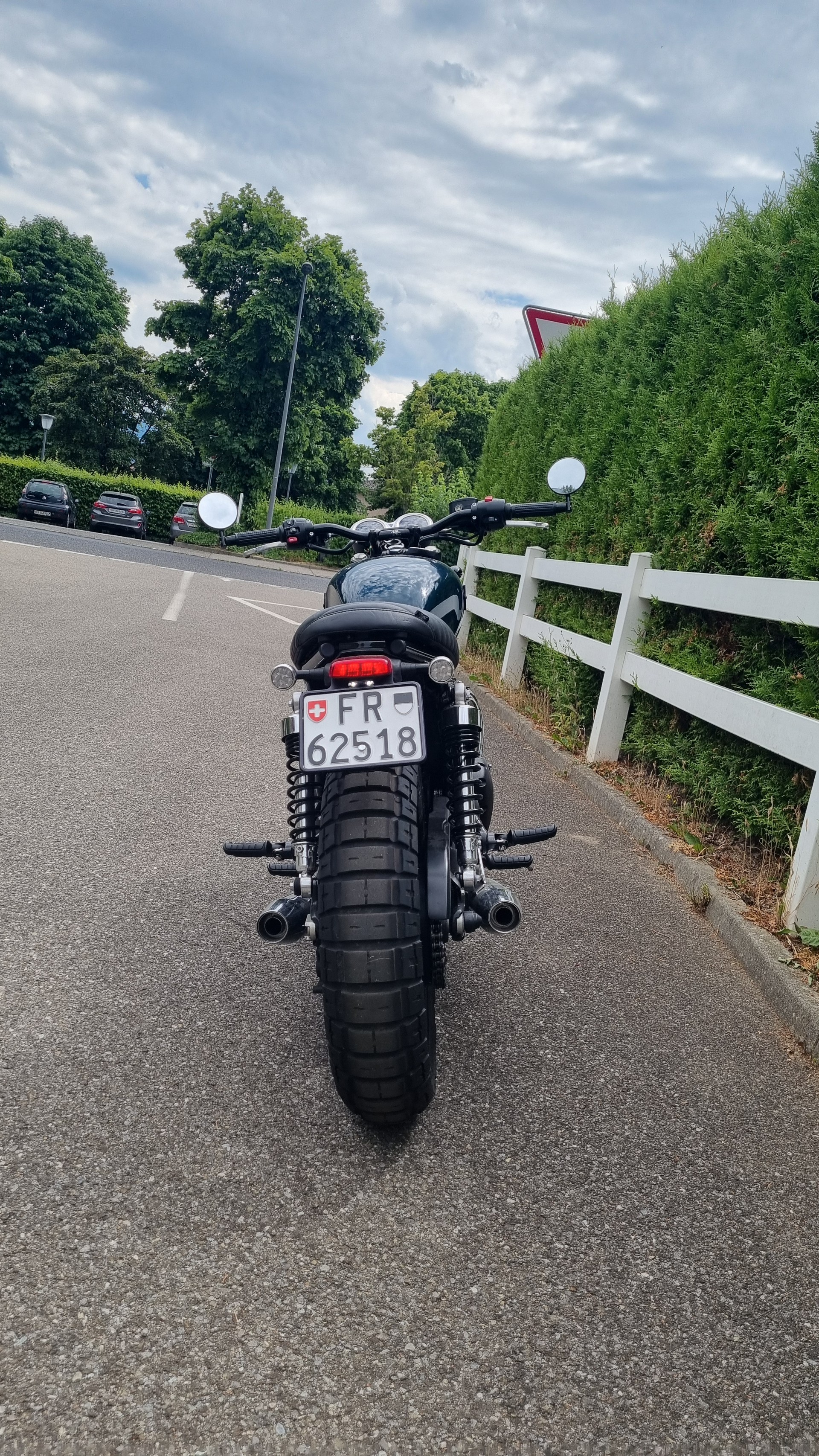TRIUMPH Bonneville 900 T 100 ABS-image-1