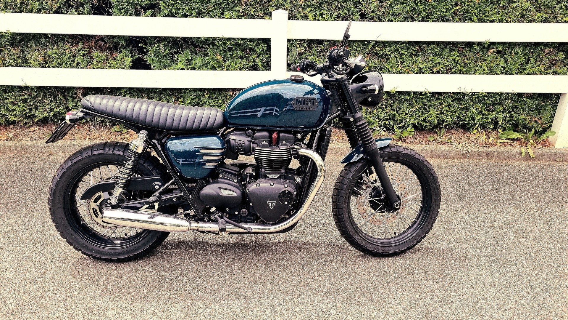 TRIUMPH Bonneville 900 T 100 ABS-image-0