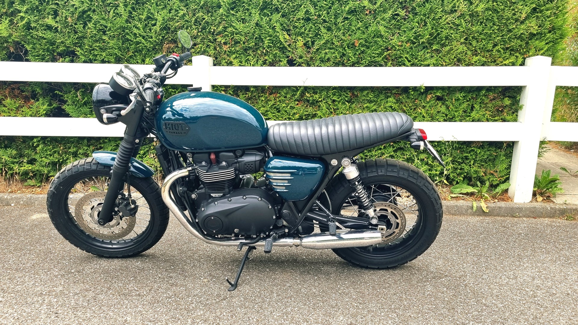 TRIUMPH Bonneville 900 T 100 ABS-image-4