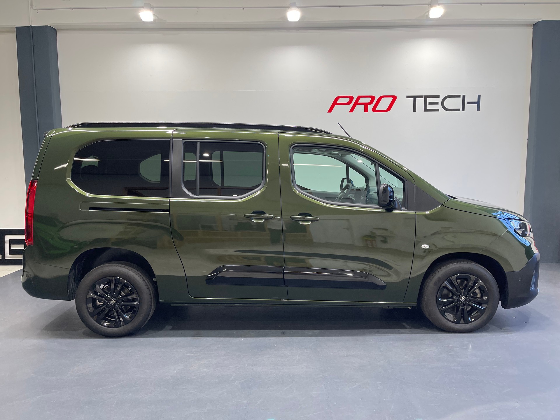 FIAT DOBLO L2H1 1.5 BlueHDI *7 Platz*-image-4