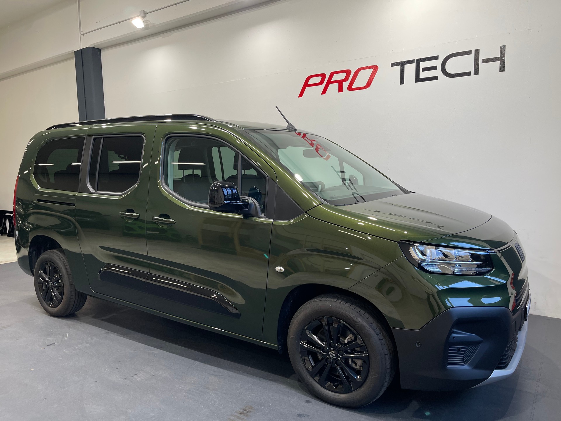 FIAT DOBLO L2H1 1.5 BlueHDI *7 Platz*