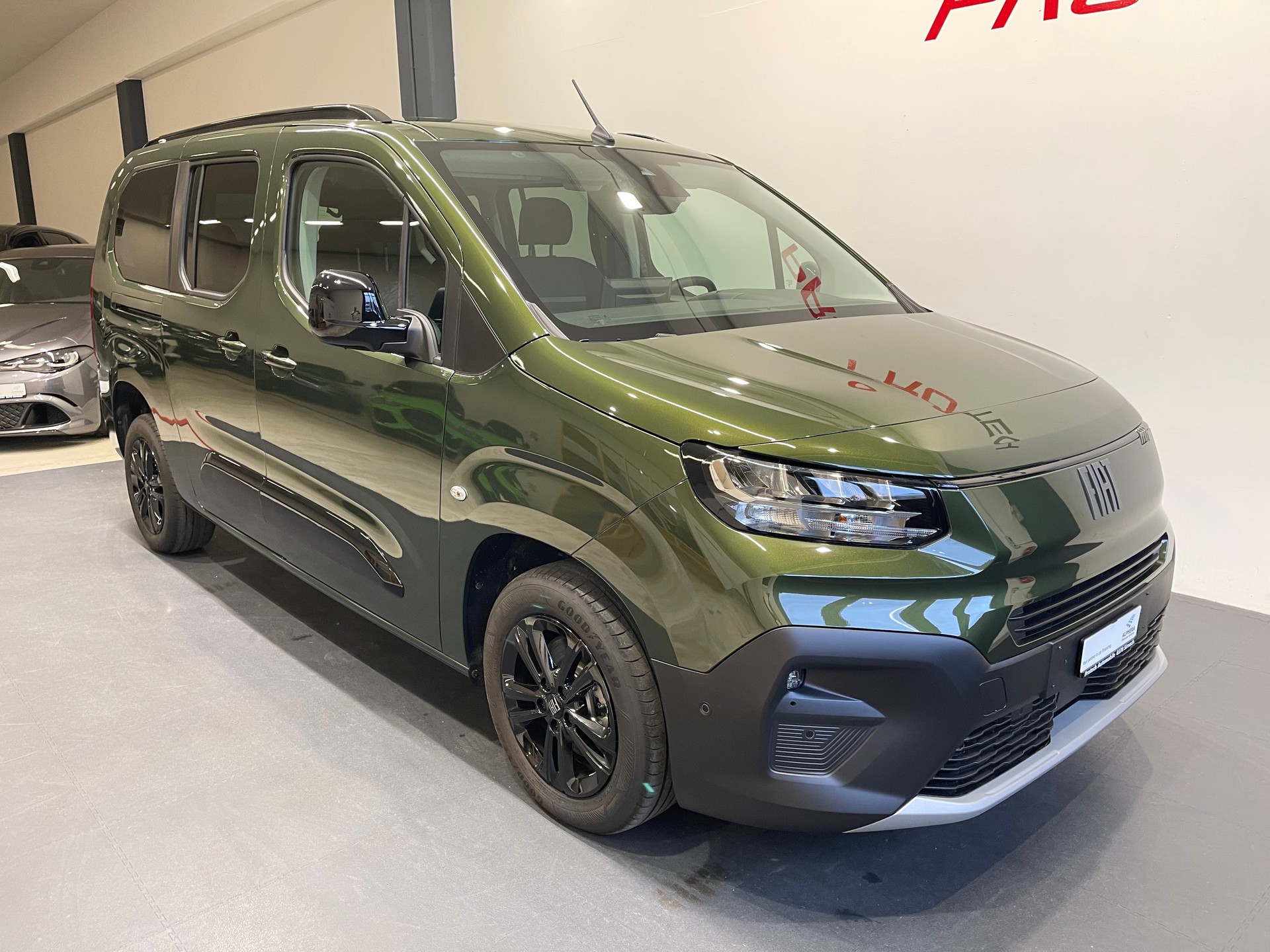 FIAT DOBLO L2H1 1.5 BlueHDI *7 Platz*-showroom-element-3