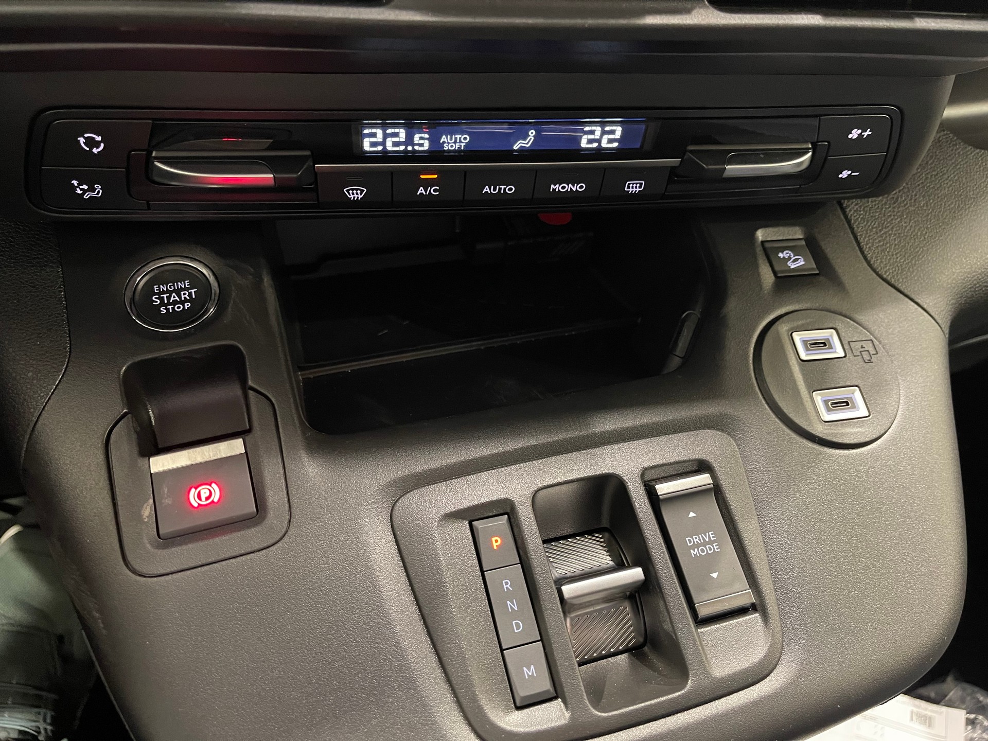 FIAT DOBLO L2H1 1.5 BlueHDI *7 Platz*-image-19