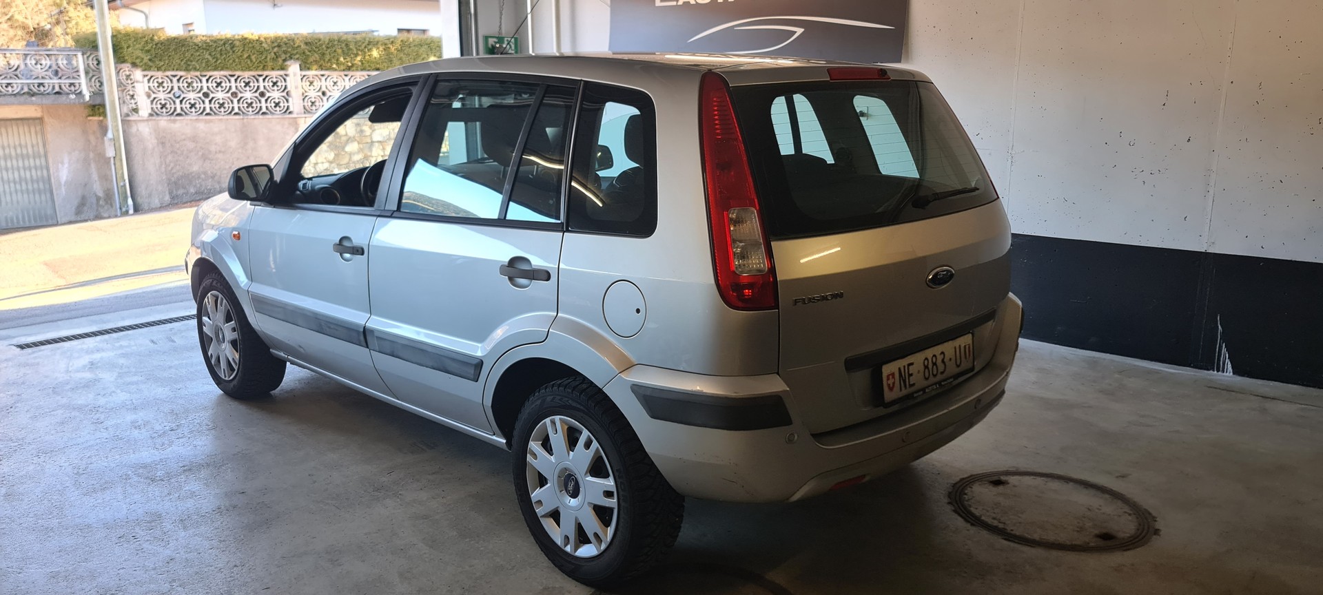 FORD Fusion 1.6 16V Plus-image-3