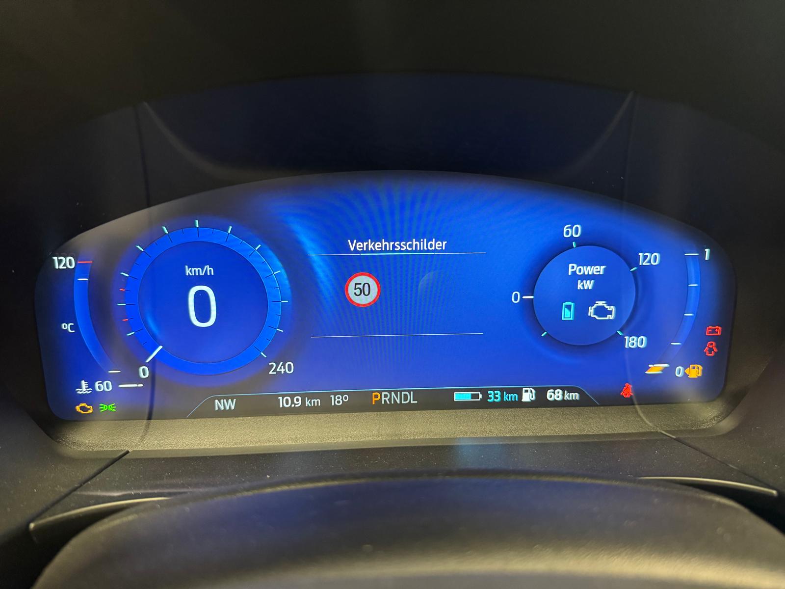 FORD Kuga 2.5 Plug-in Hybrid ST-Line X-image-12