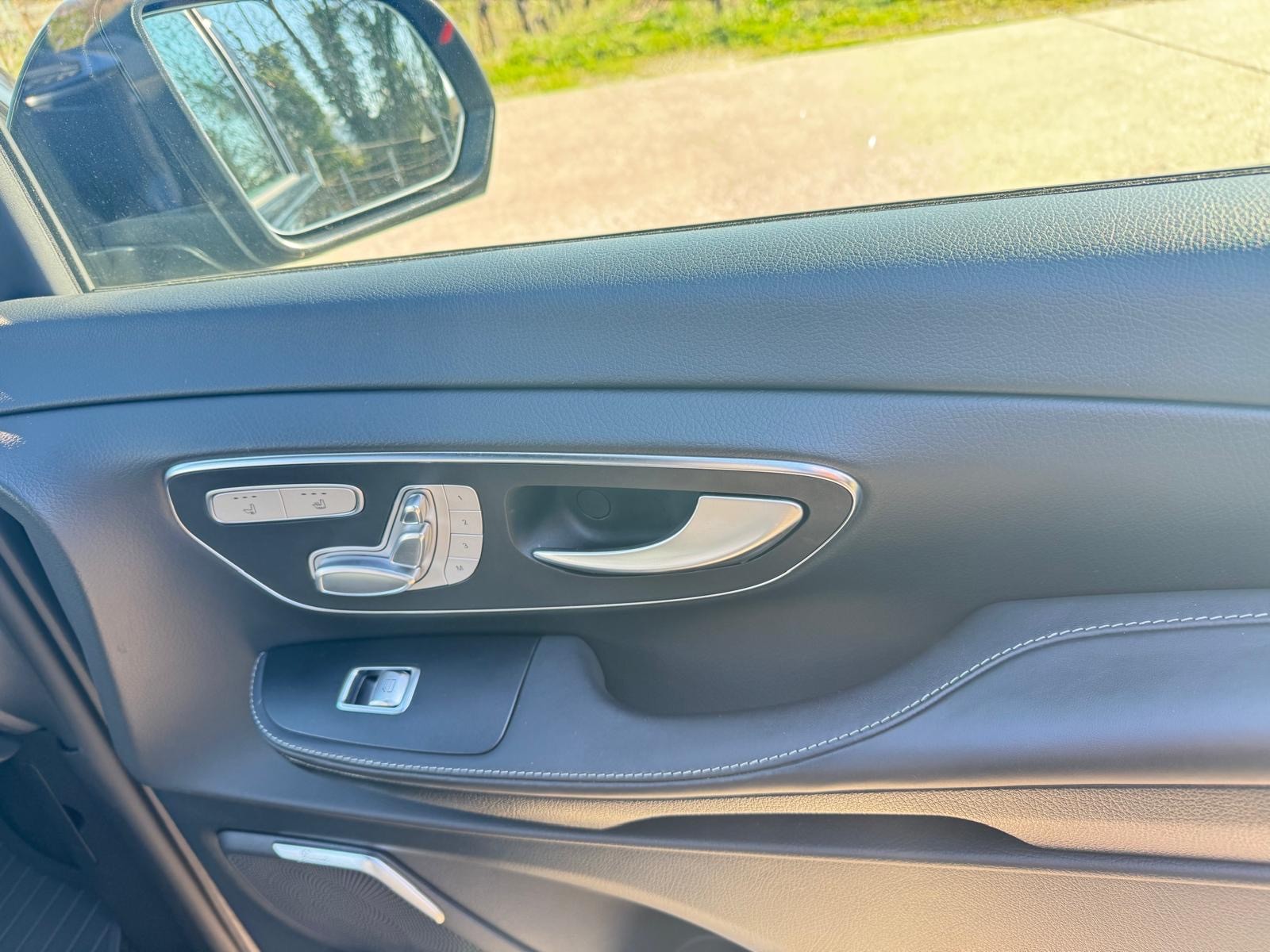 MERCEDES-BENZ V 300 d lang Avantgarde 4Matic 9G-Tronic-image-15