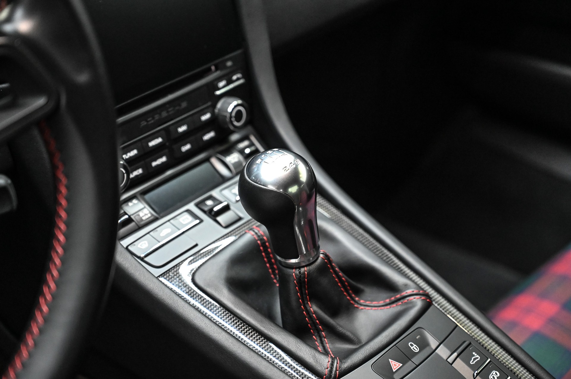 PORSCHE 911 GT3 Touring-image-28