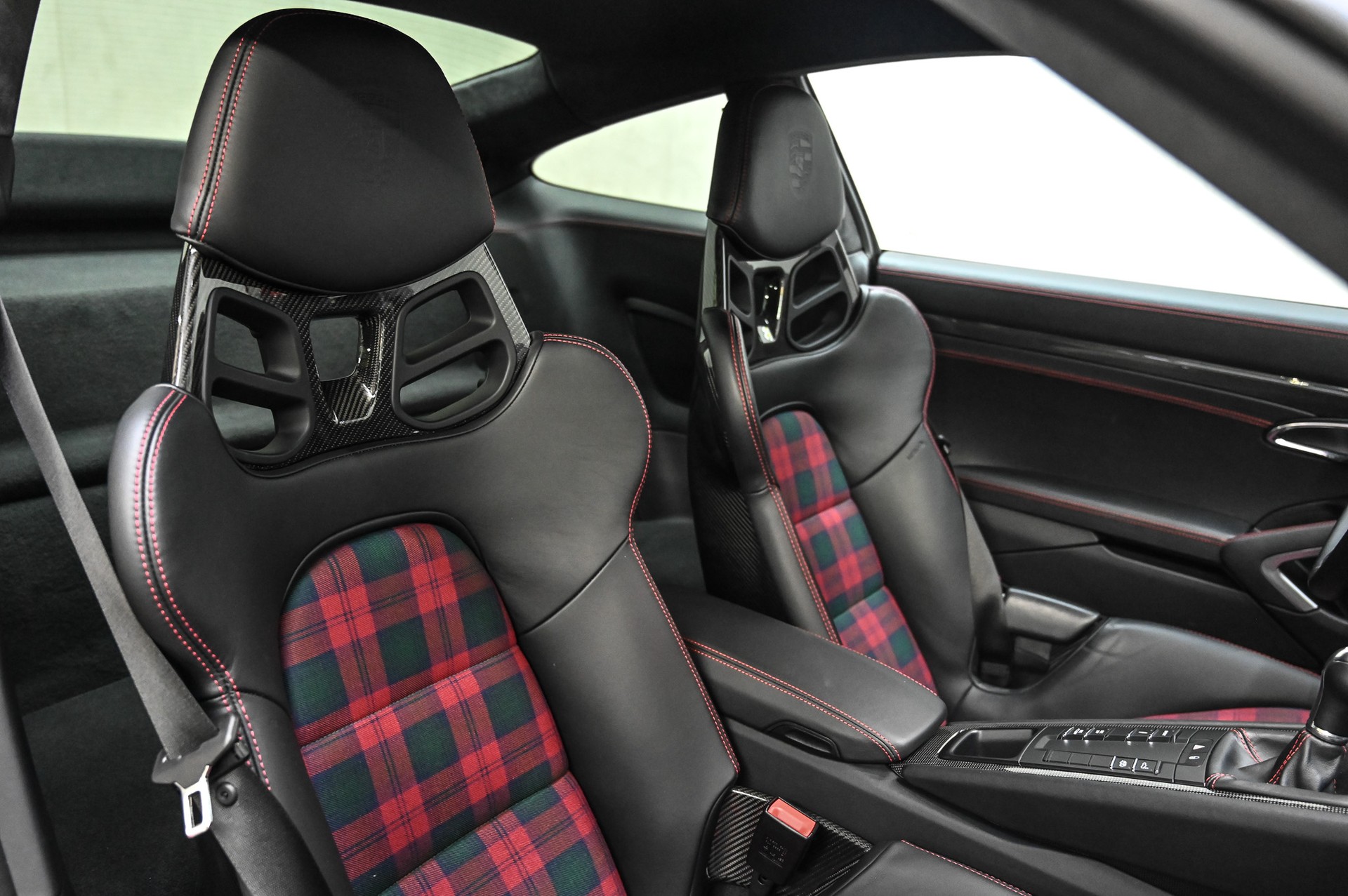 PORSCHE 911 GT3 Touring-image-25