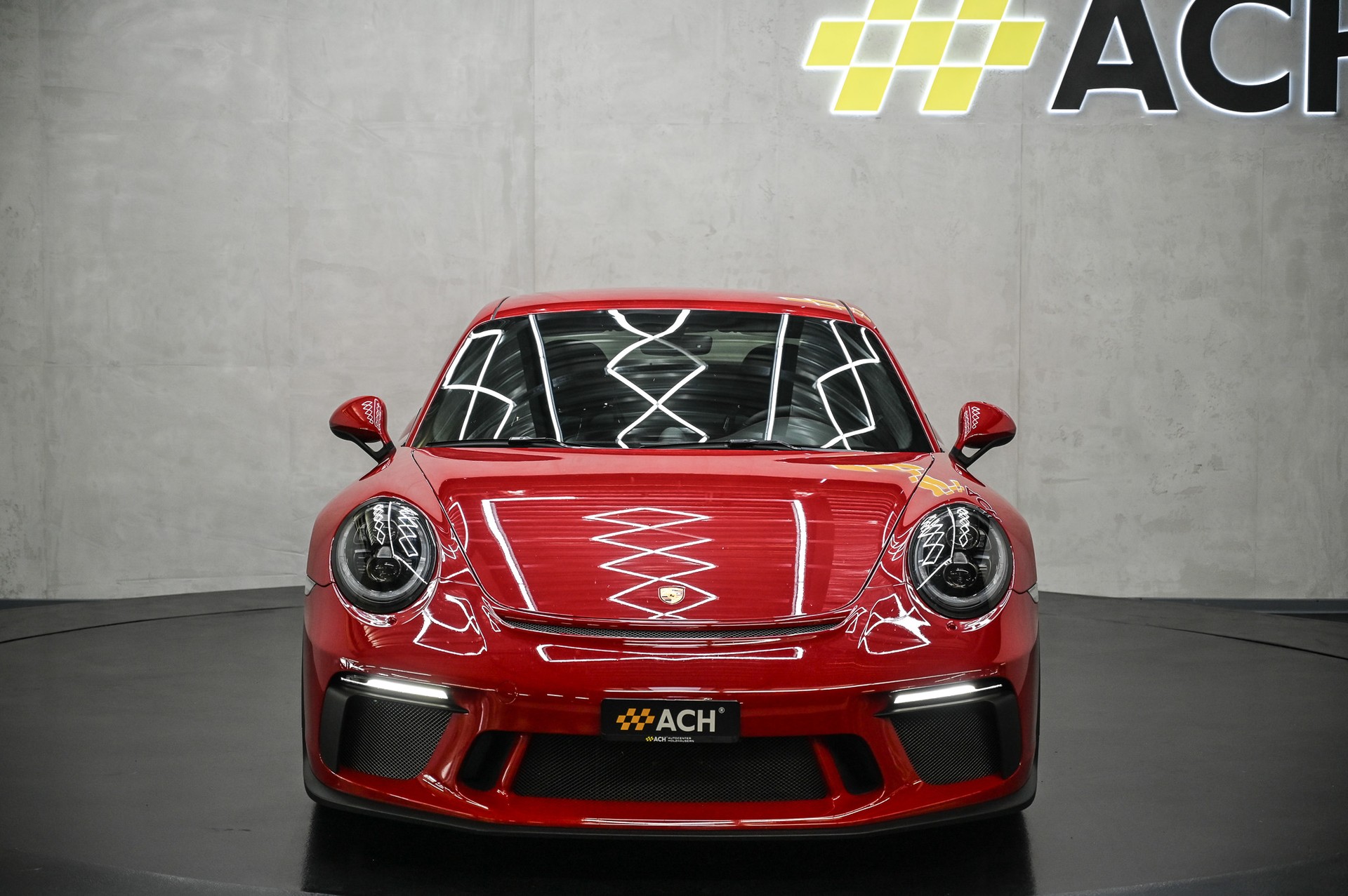 PORSCHE 911 GT3 Touring-showroom-element-1