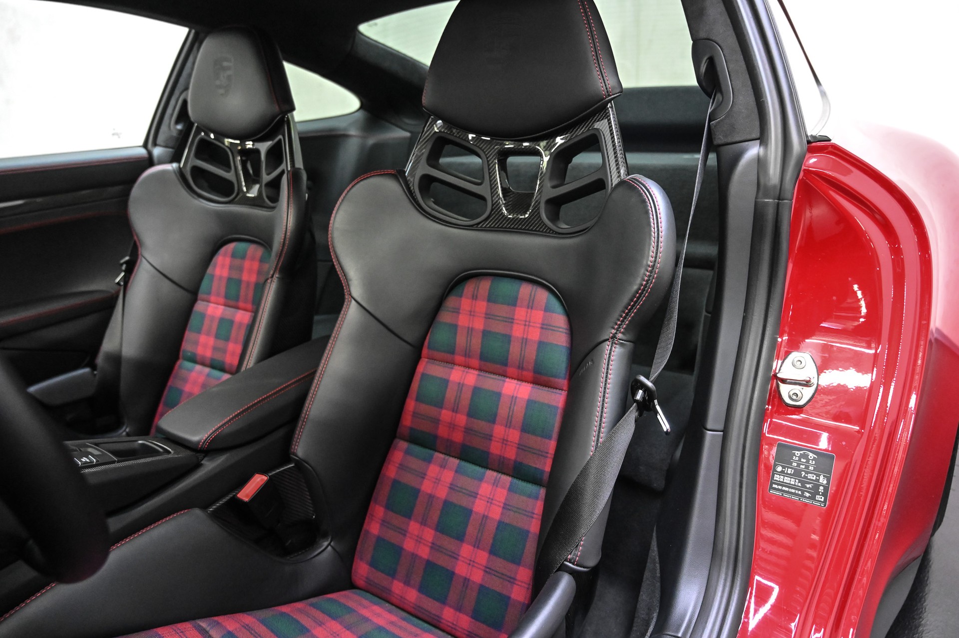 PORSCHE 911 GT3 Touring-image-22