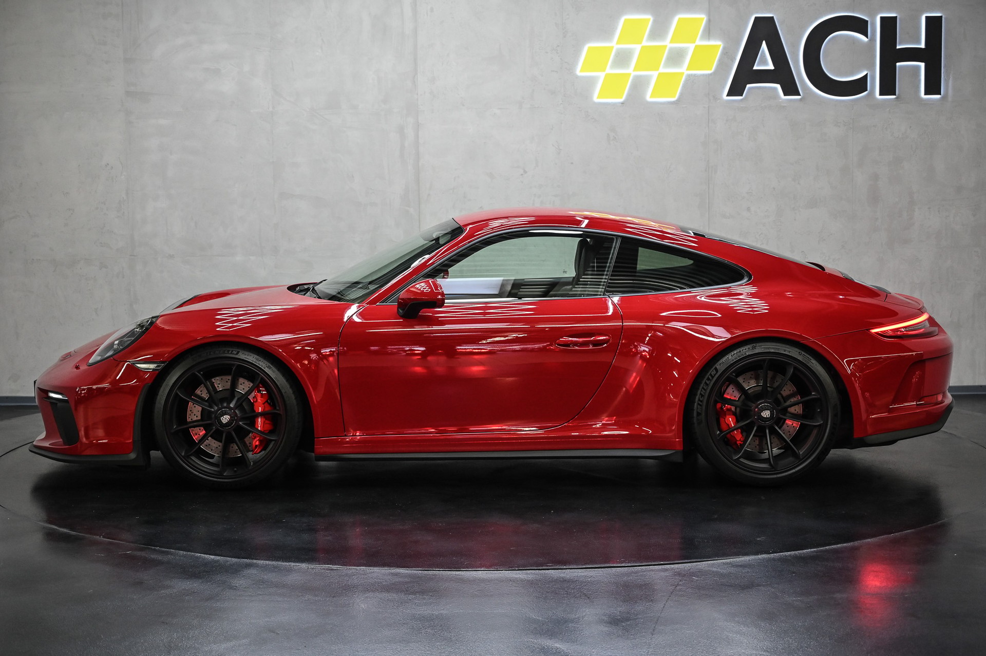 PORSCHE 911 GT3 Touring-image-4