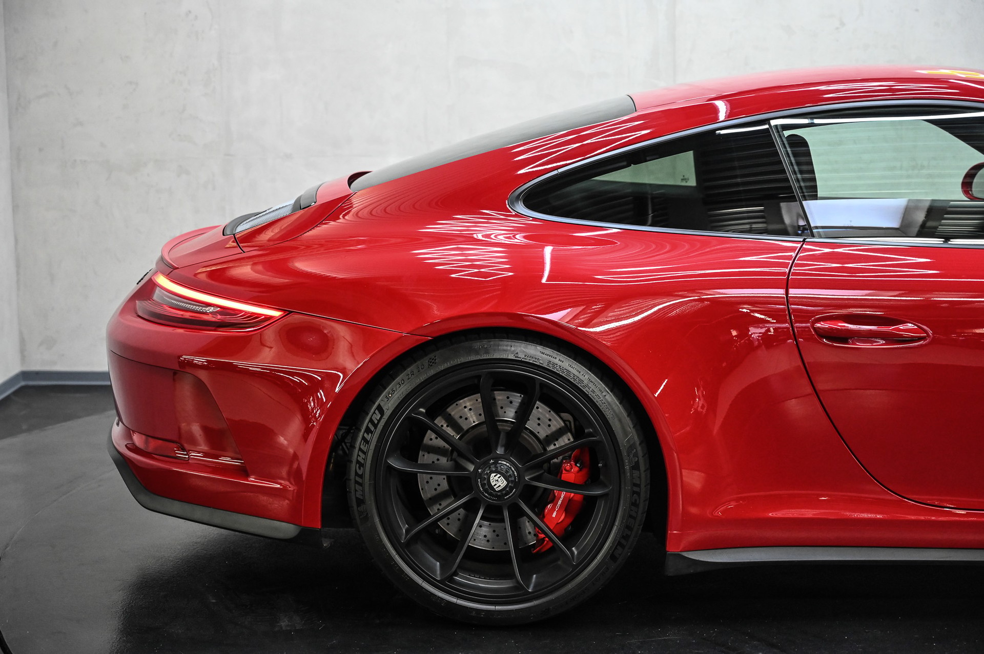 PORSCHE 911 GT3 Touring-image-13