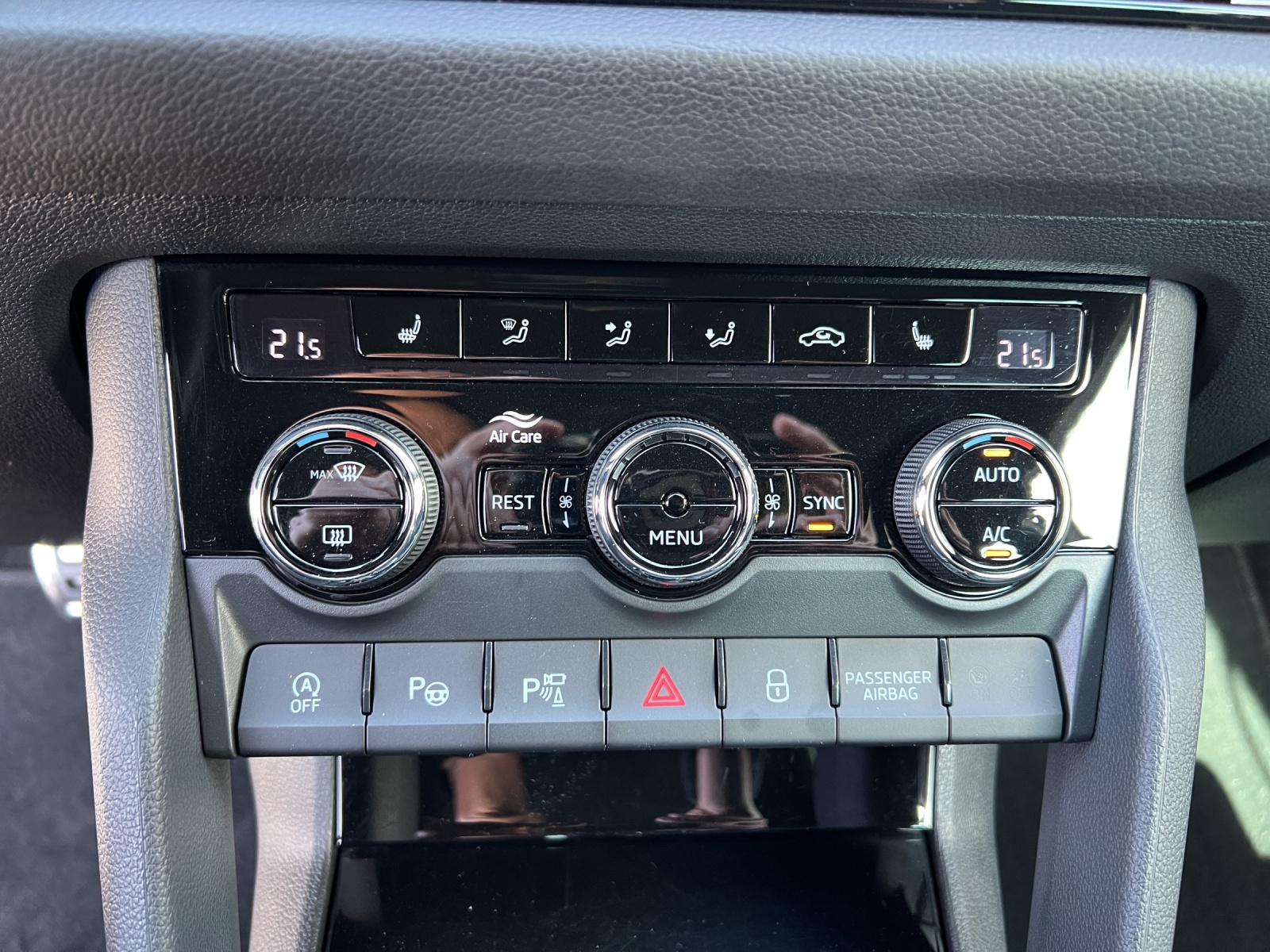 SKODA Kodiaq 2.0 TDI SCR SportLine 4x4 DSG-image-14