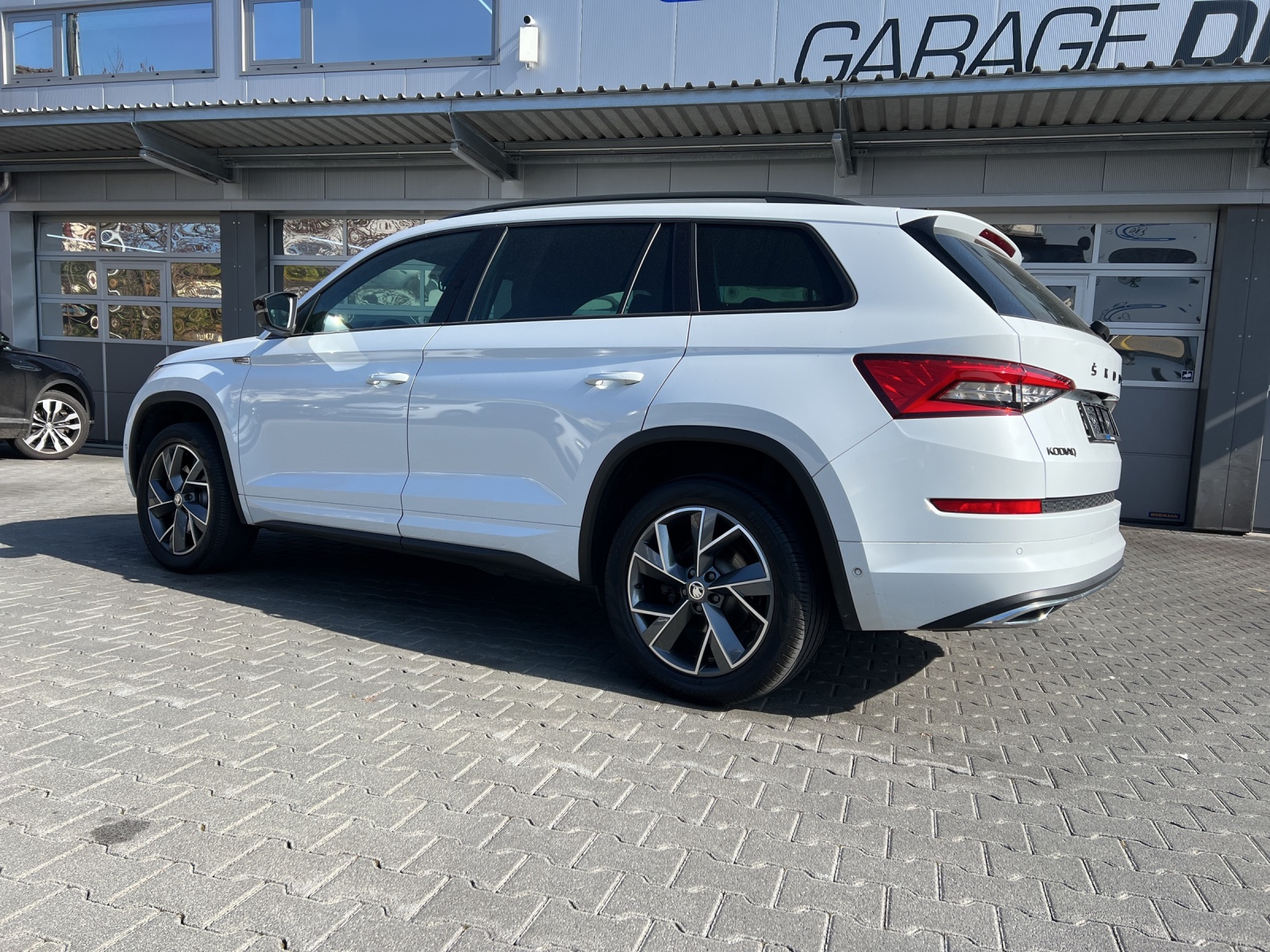 SKODA Kodiaq 2.0 TDI SCR SportLine 4x4 DSG-showroom-element-2