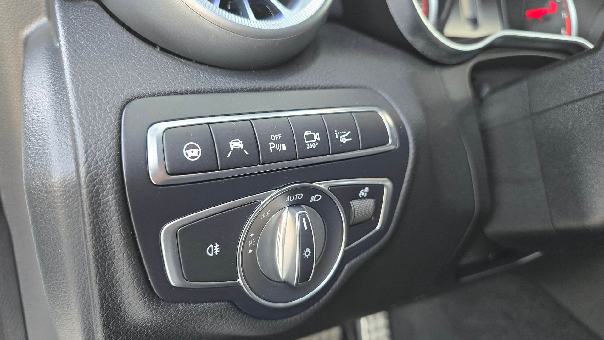 MERCEDES-BENZ C 63 S AMG Speedshift-image-12