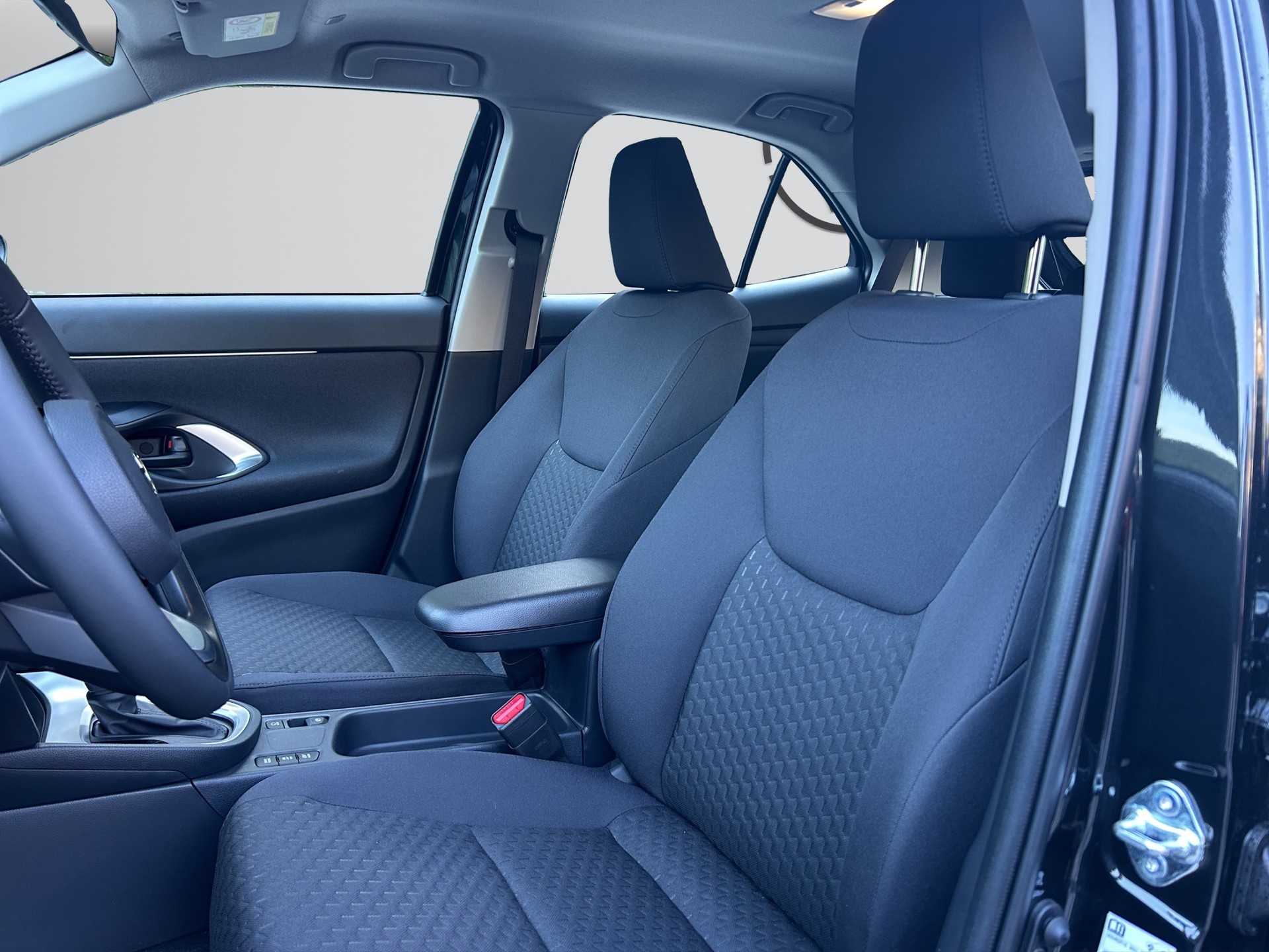 TOYOTA Yaris Cross 1.5 Comfort e-CVT-image-13