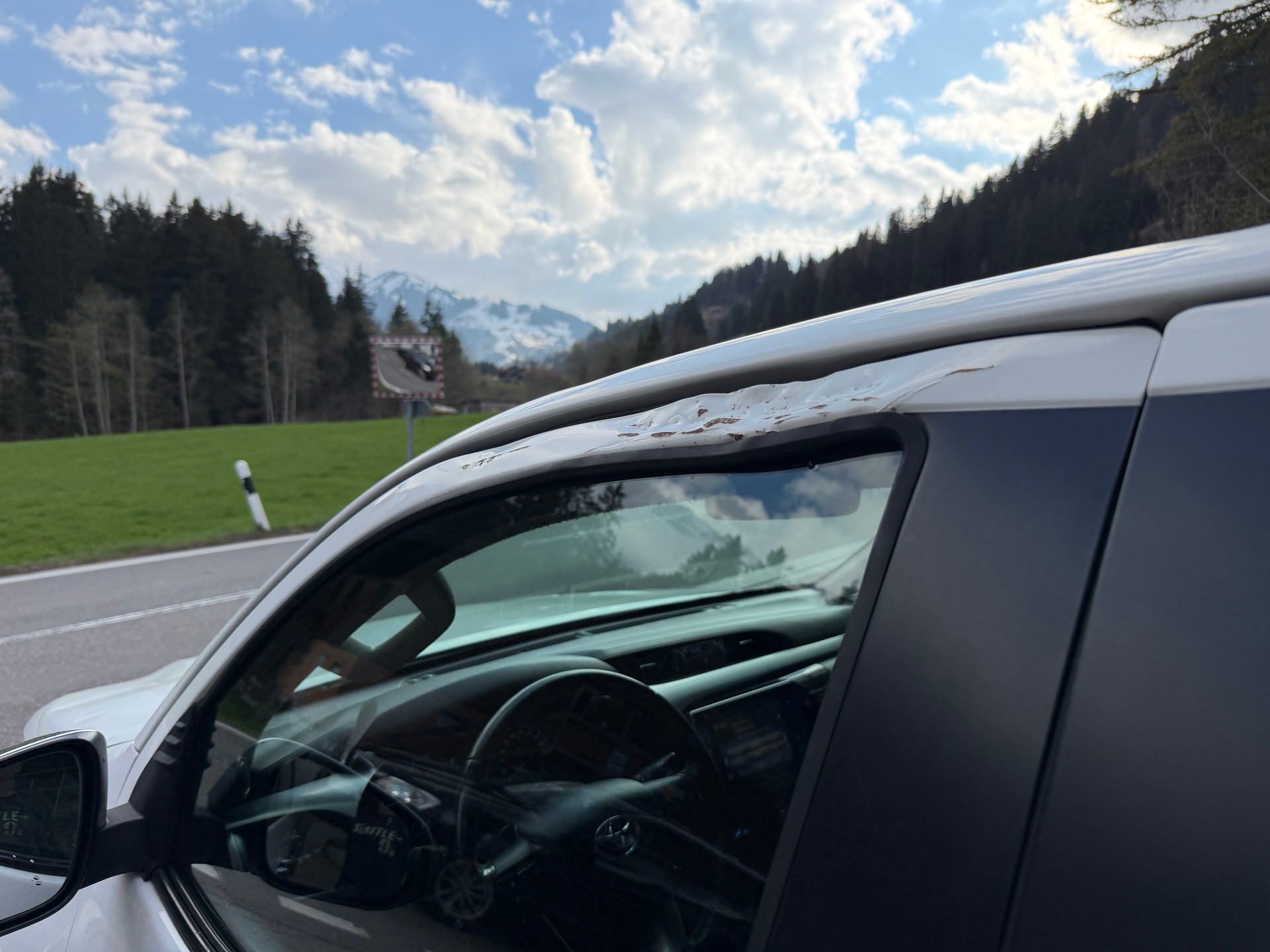 TOYOTA Hilux 2.4-4D Sol Premium Double Cab 4x4 A-image-12