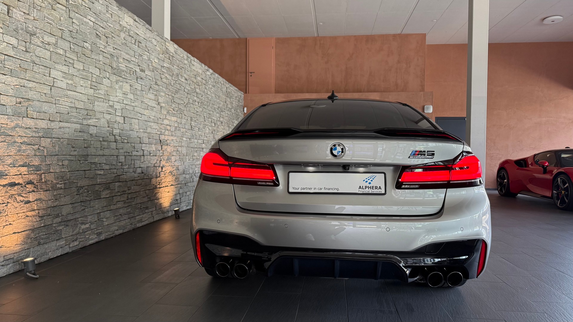 BMW M5 xDrive Competition-image-9