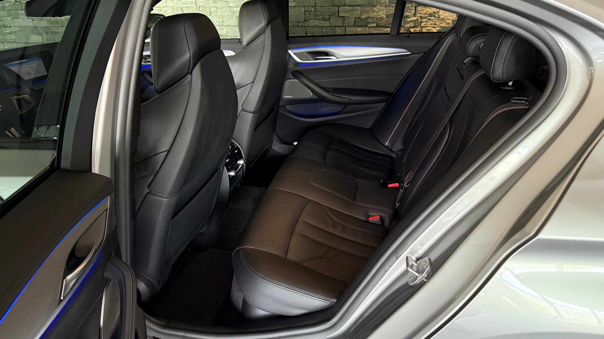 BMW M5 xDrive Competition-image-23