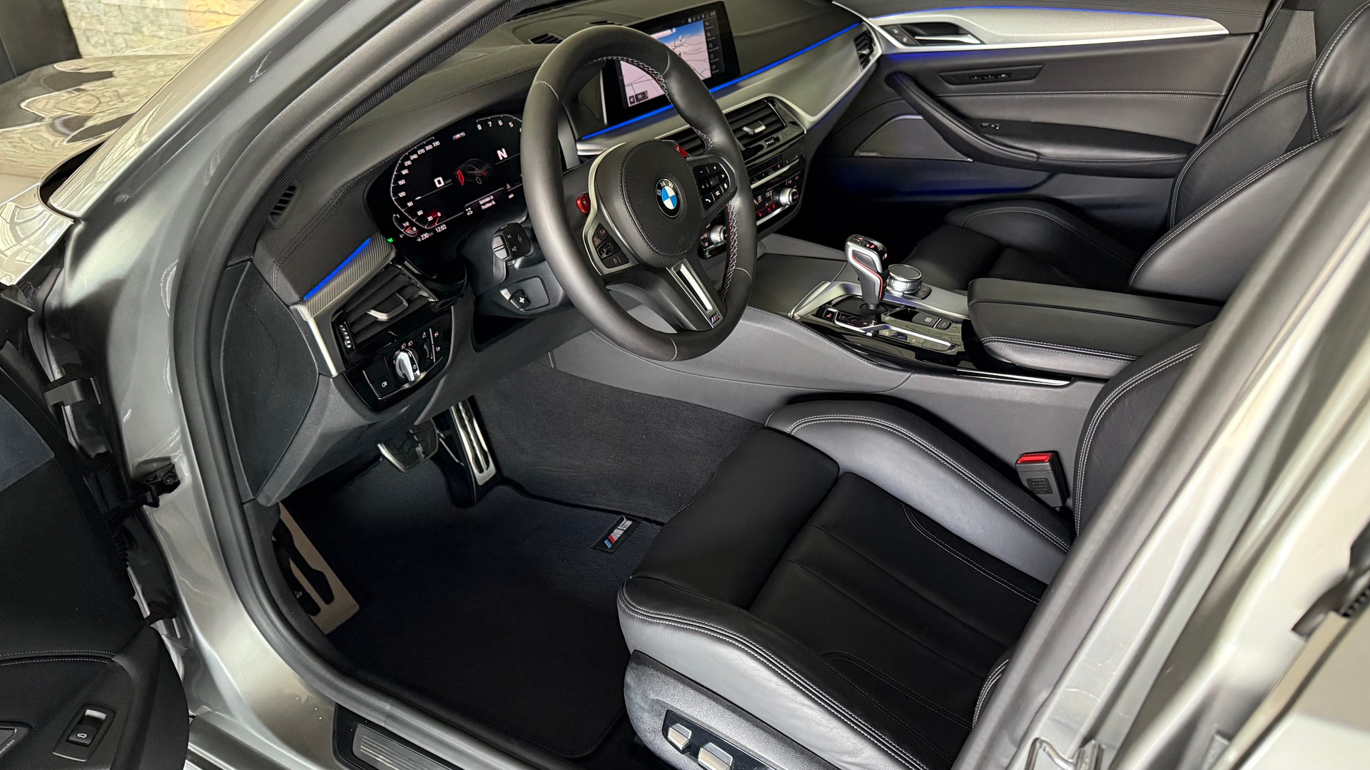 BMW M5 xDrive Competition-image-16