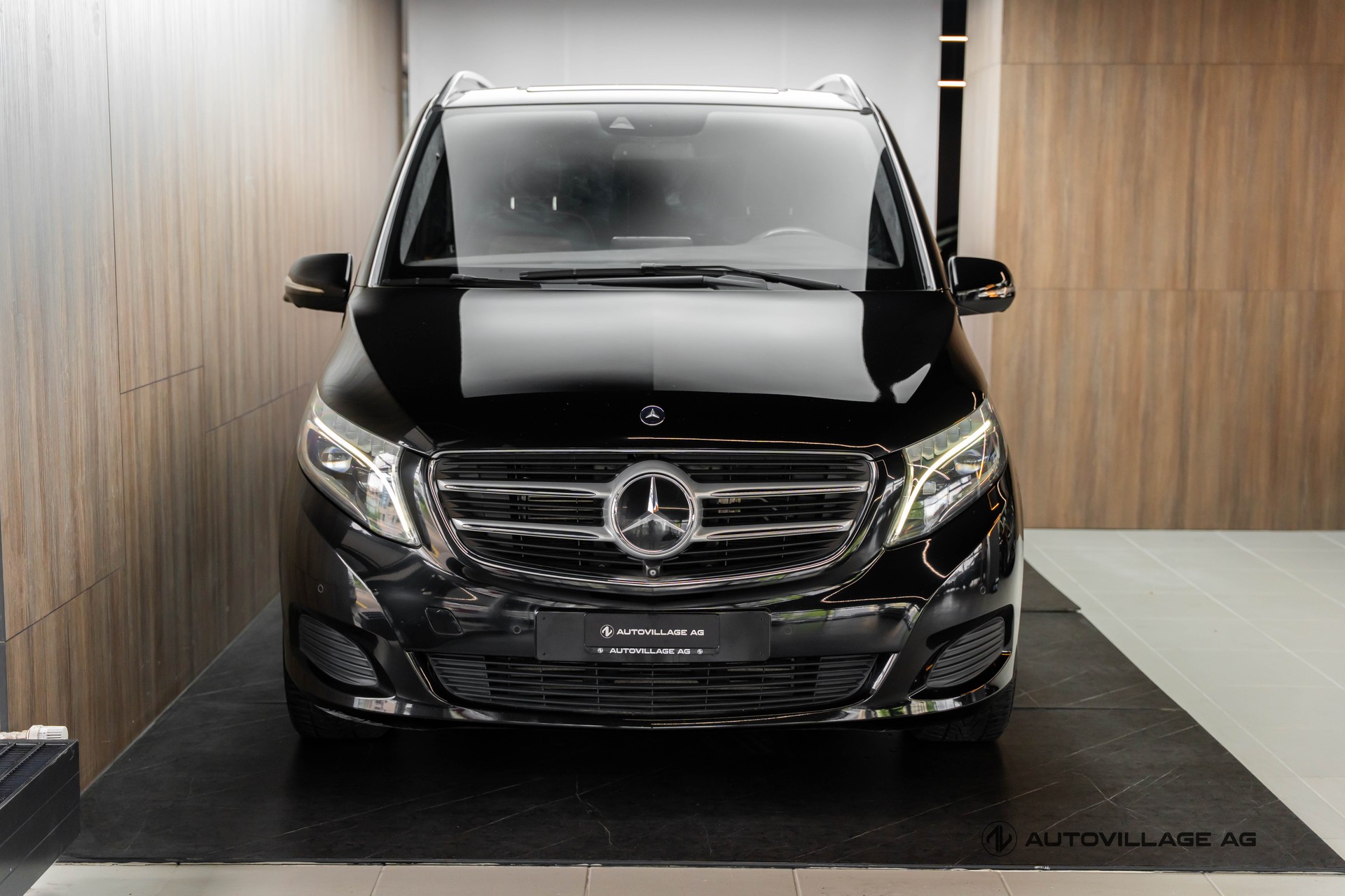 MERCEDES-BENZ V 250 d VIP extralang 4Matic 7G-Tronic-image-28